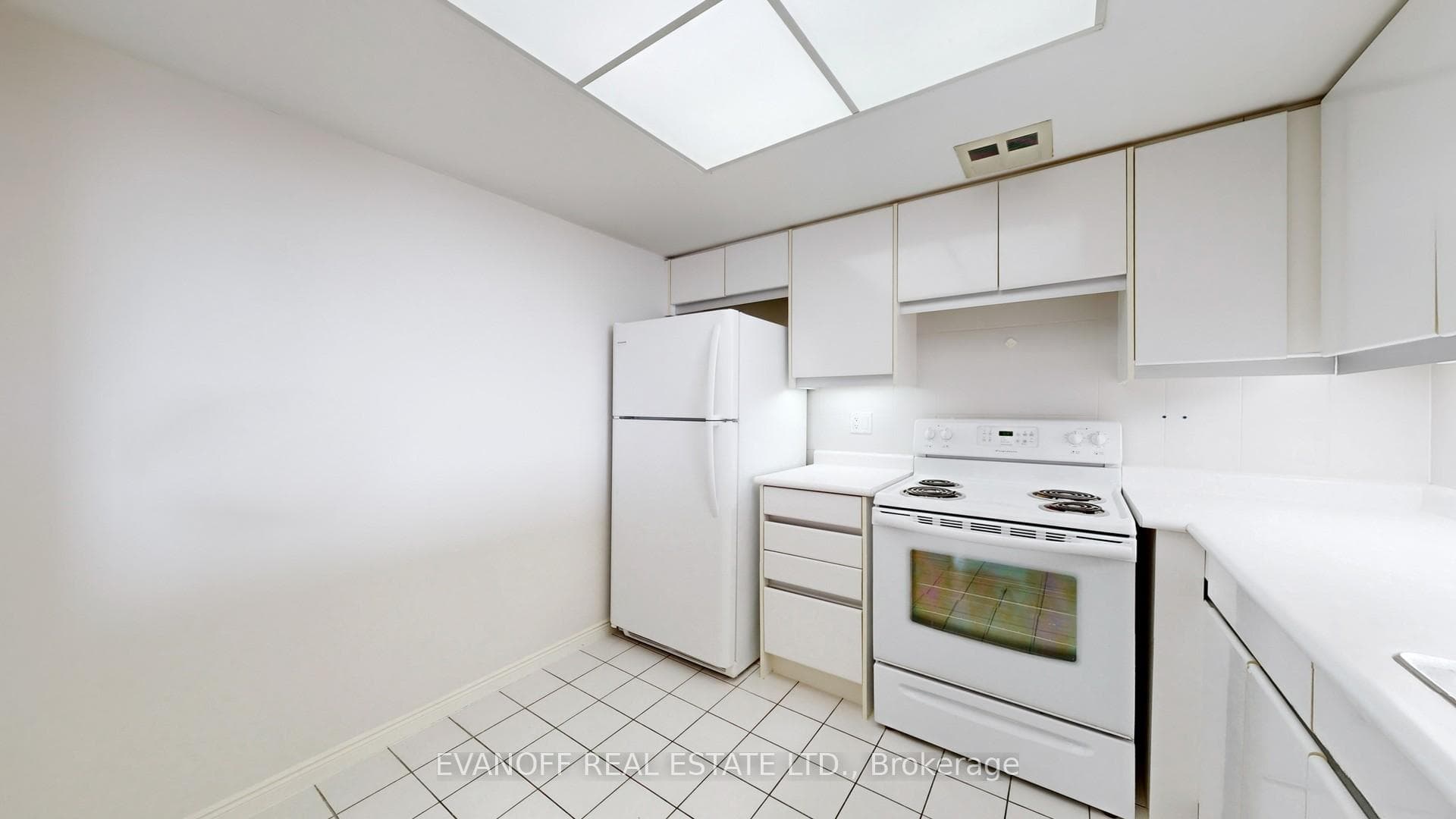 20 Guildwood Parkway Unit 1002 photo 17