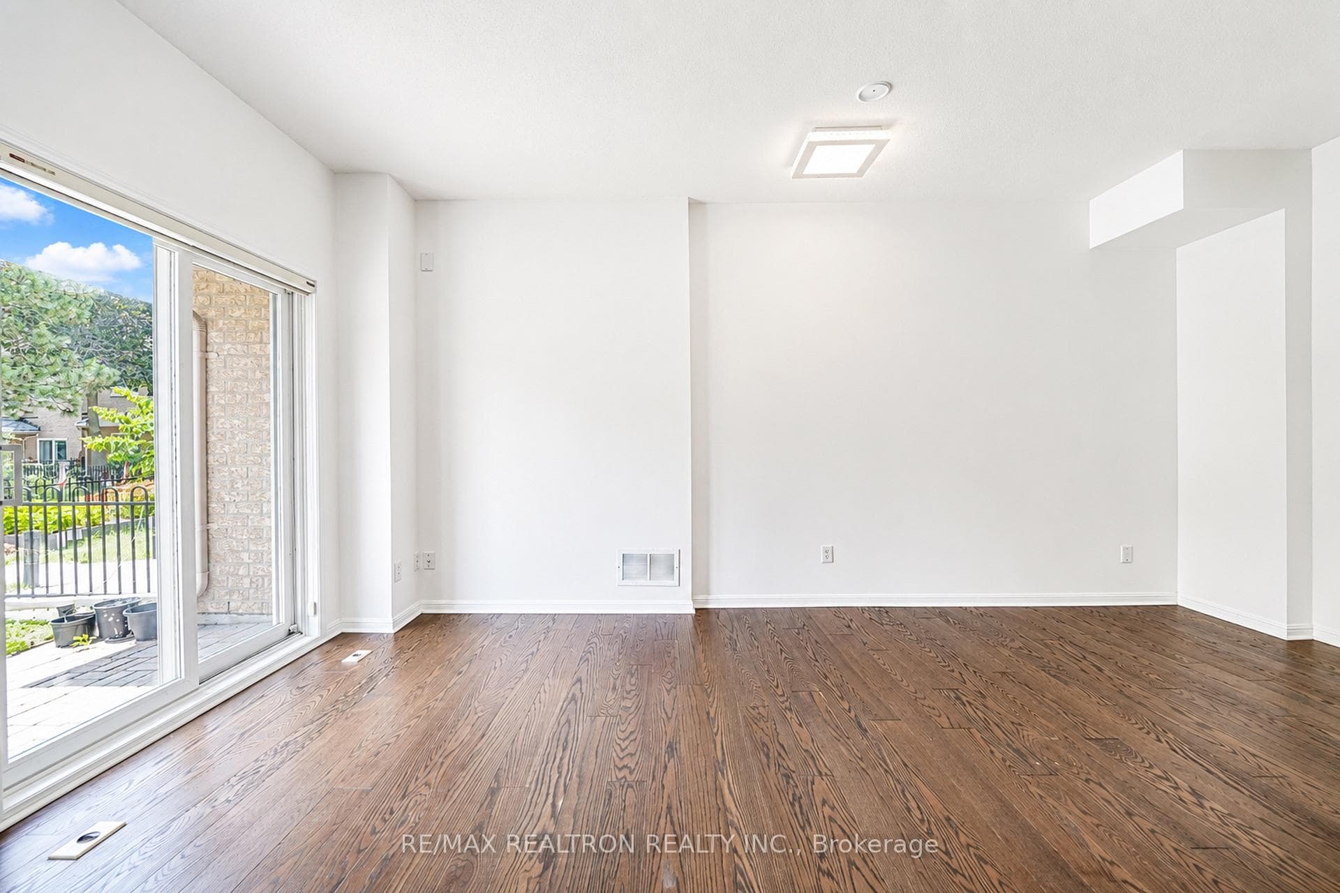 5 St Moritz Way Unit 1 photo 6