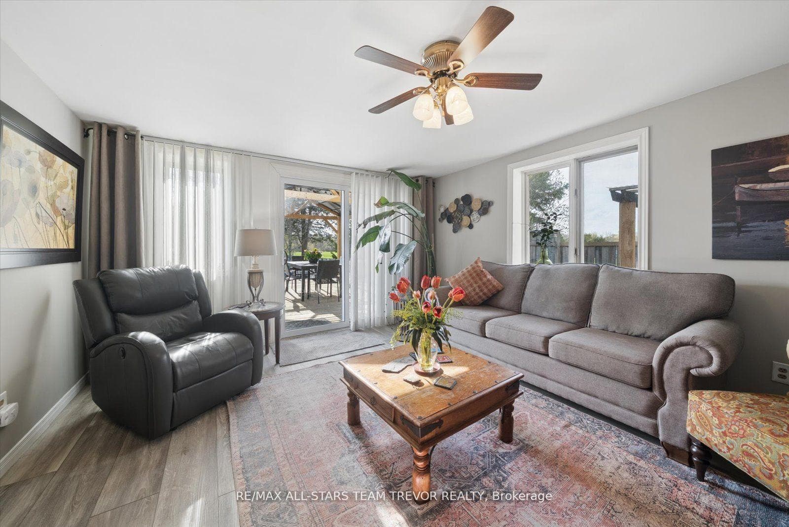 24082 Warden Avenue photo 13