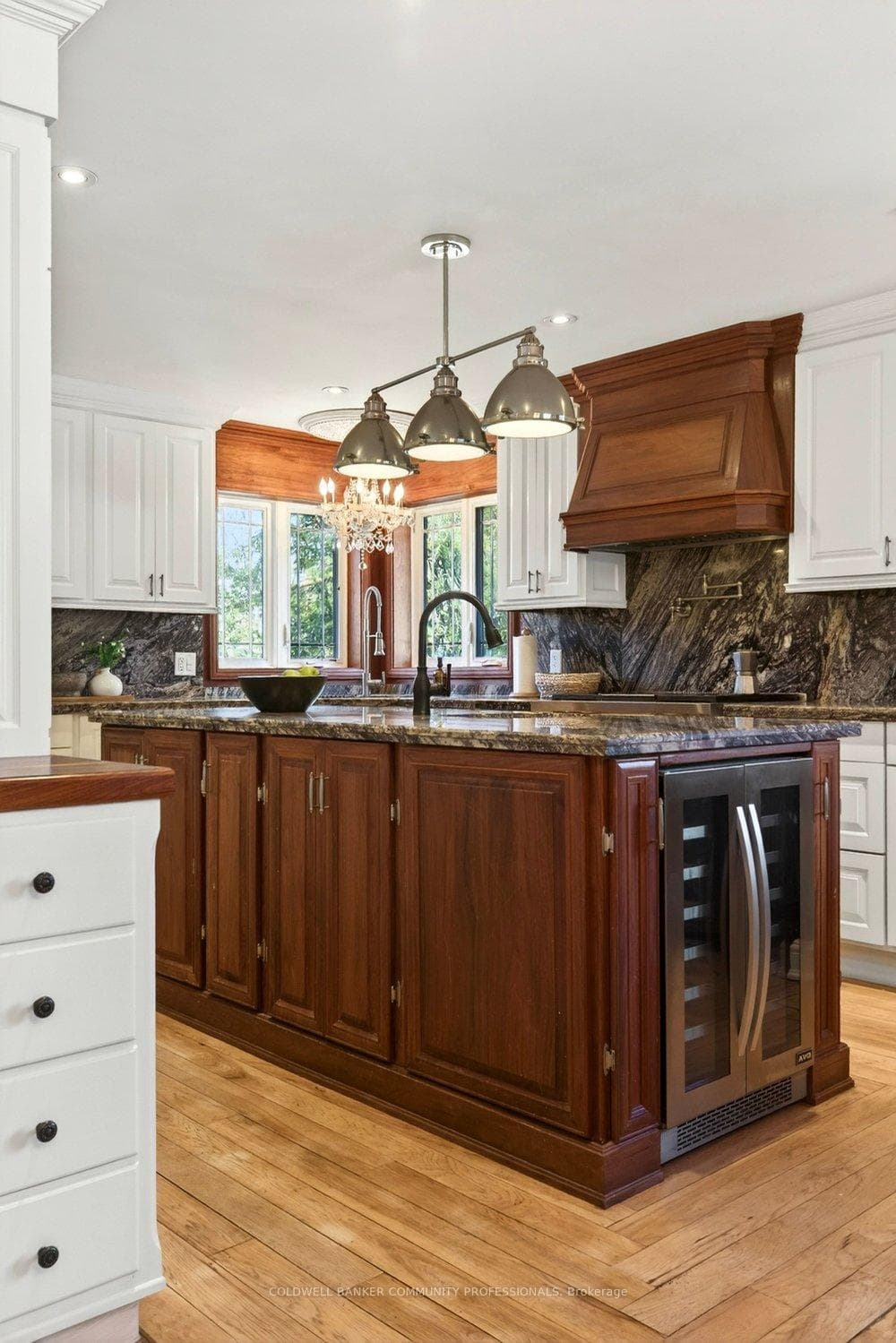 389 Clarendon Drive photo 14