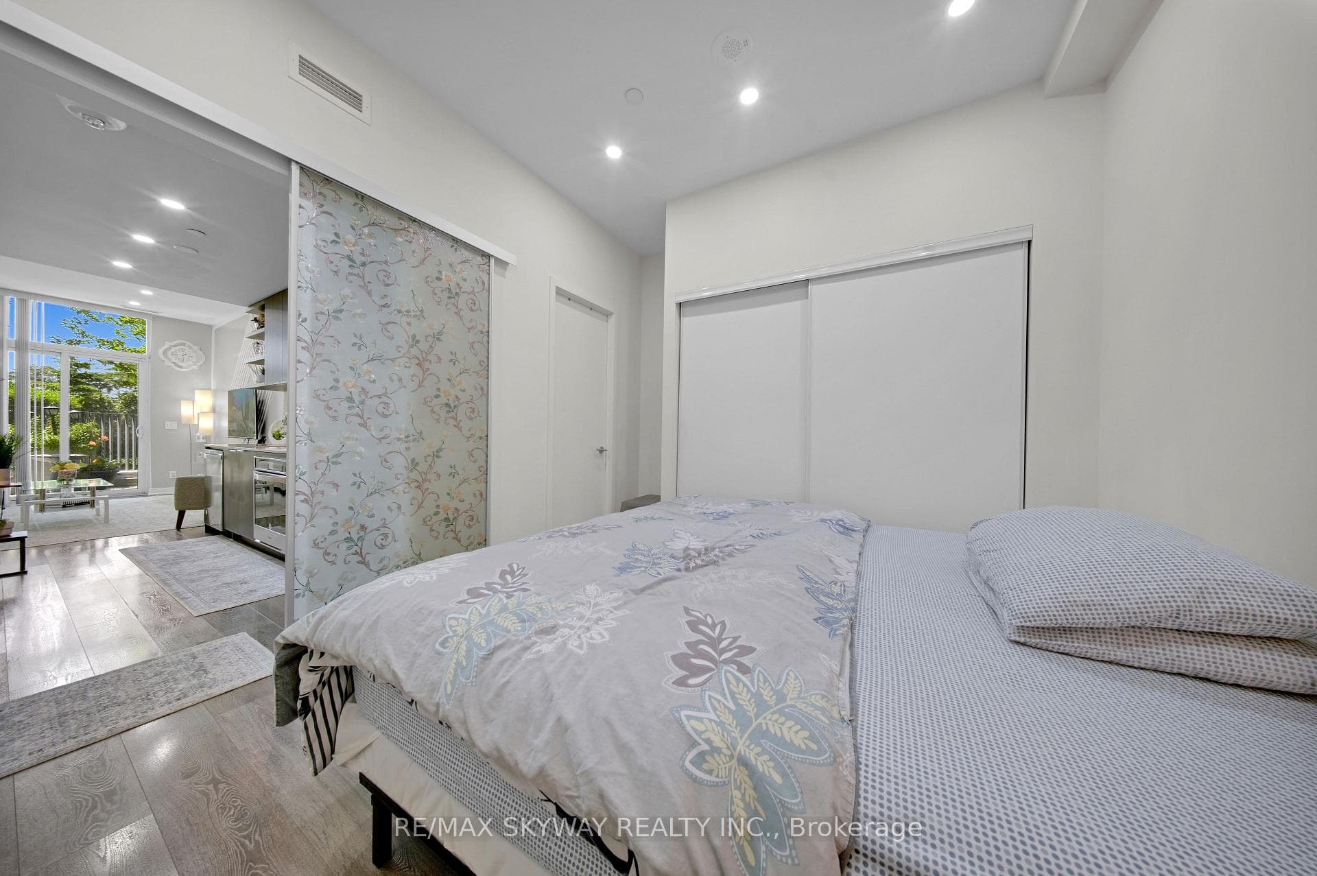 6 sonic Way Unit 103 photo 18