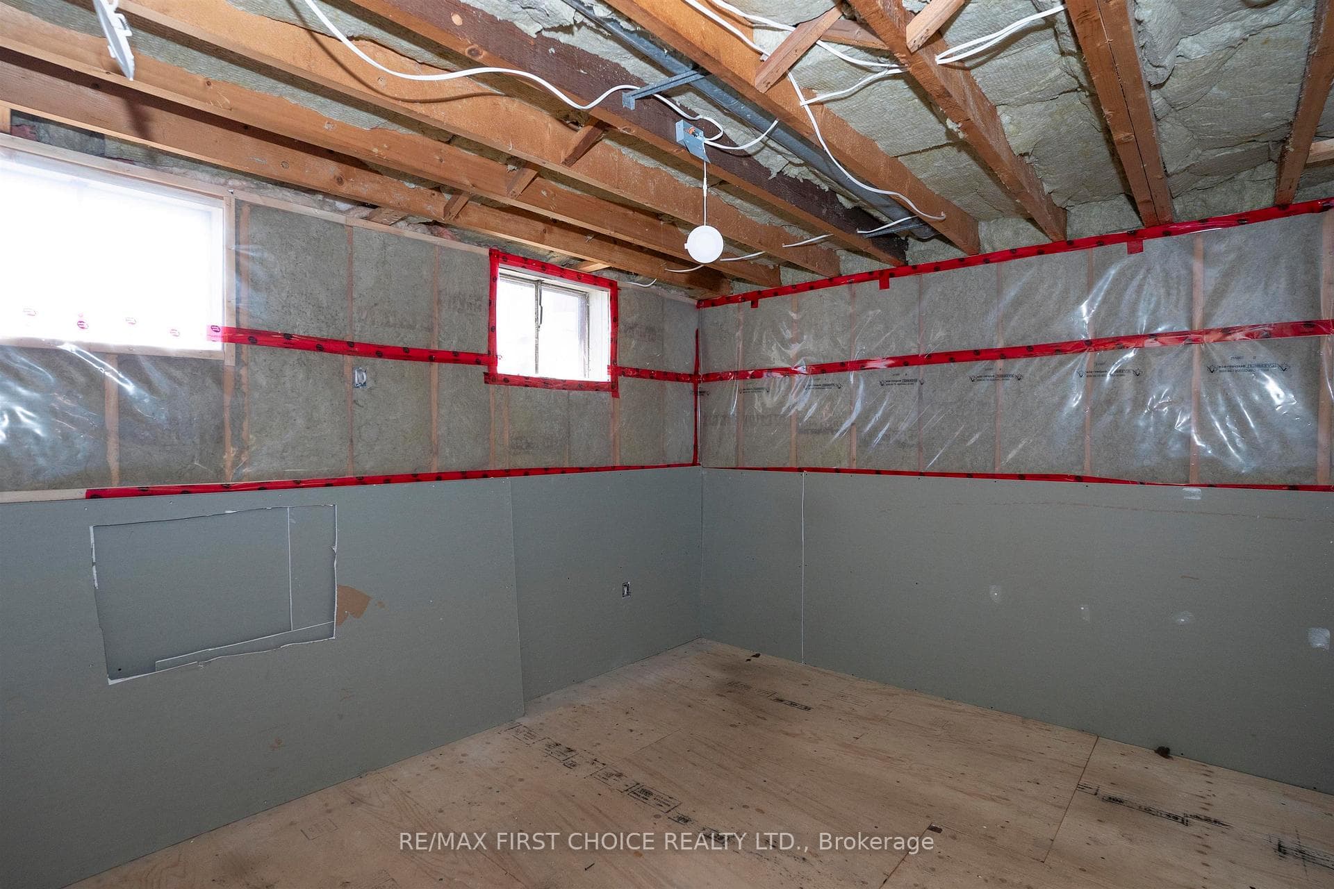 2995 Oliver Road photo 35