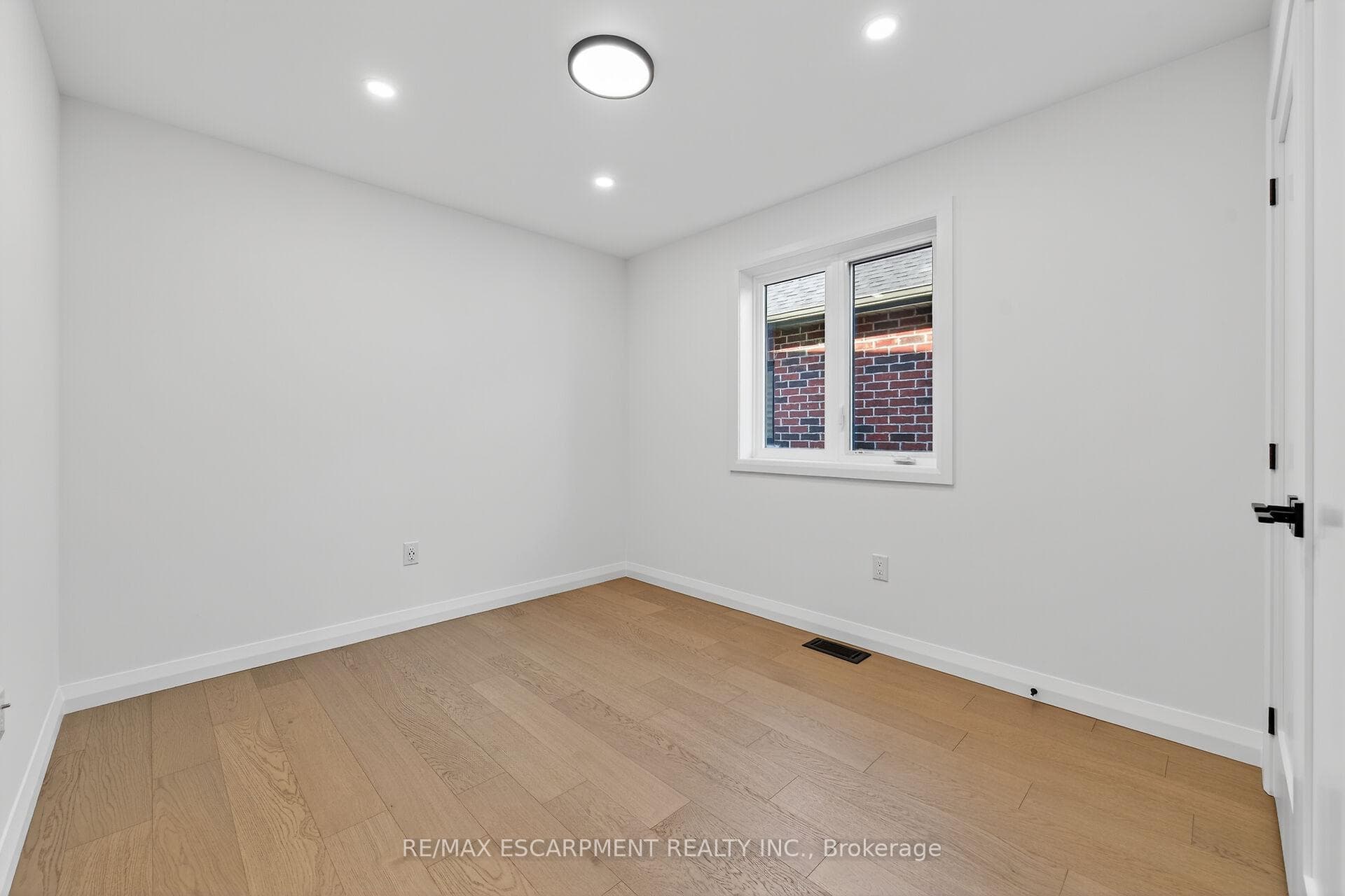 16 Sagewood Drive photo 39