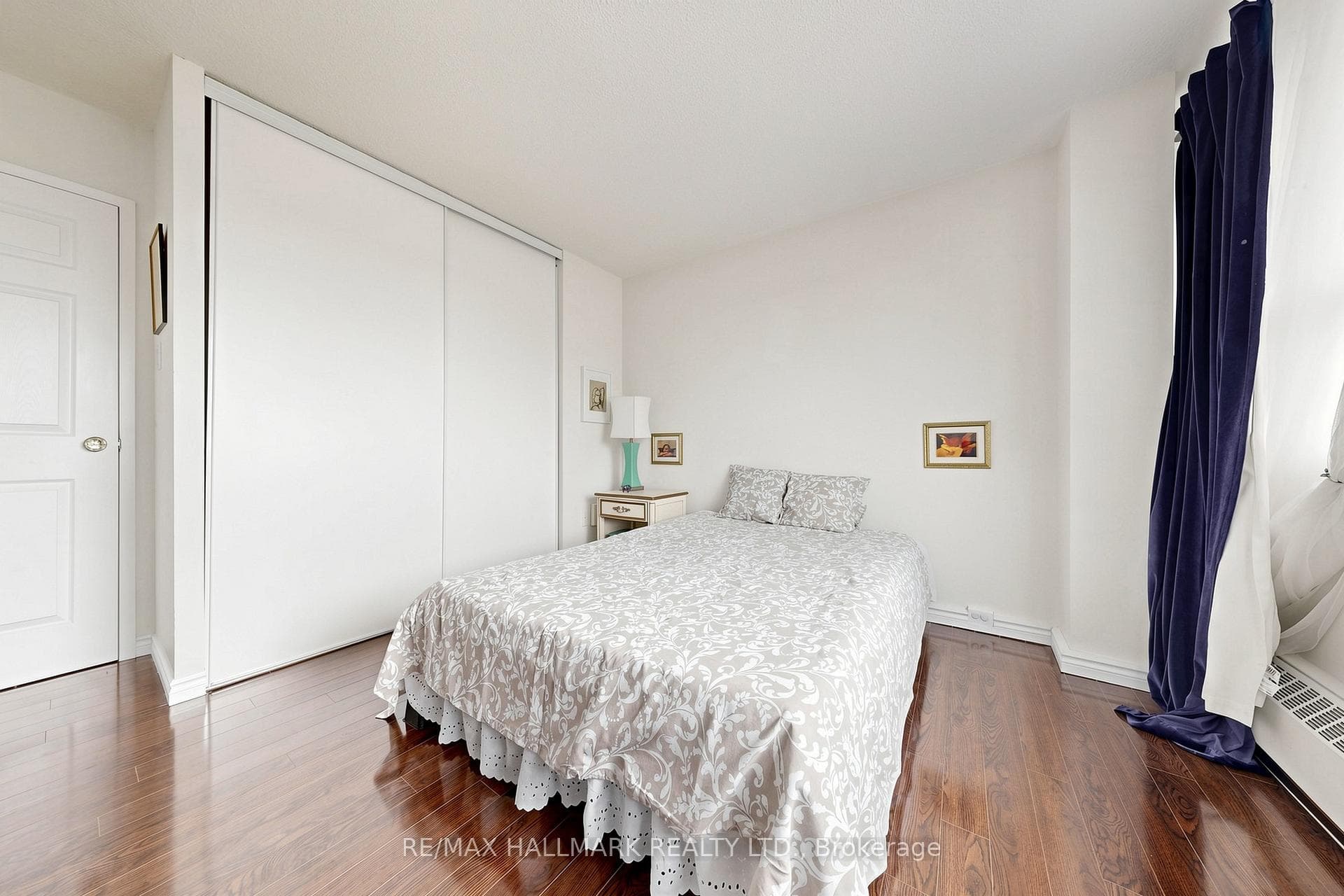 100 Leeward Glenway Unit 701 photo 18