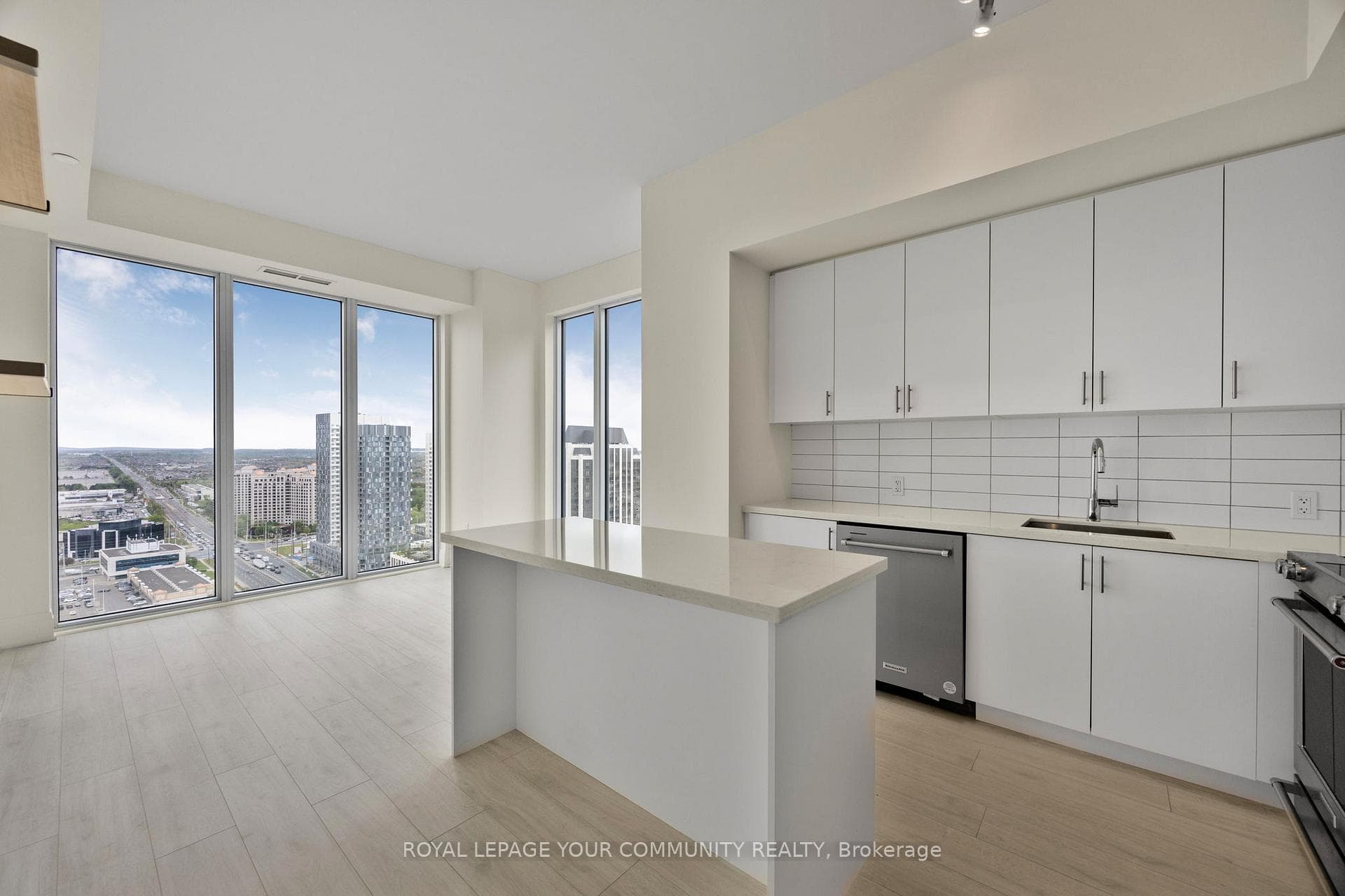 9000 Jane Street Unit 2524 photo 20