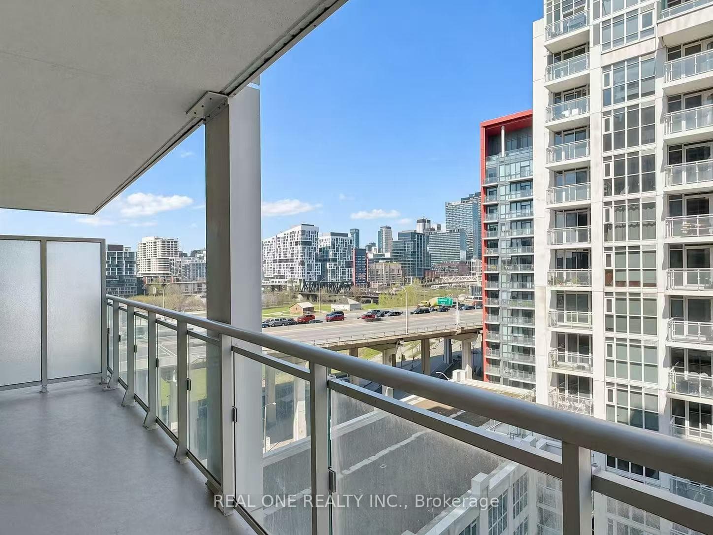 35 Bastion Street Unit 1520 photo 12