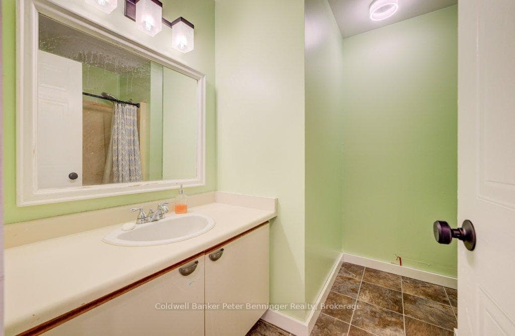 644 Stewart Drive photo 23