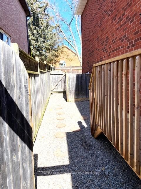 14 Marksbury Court photo 29
