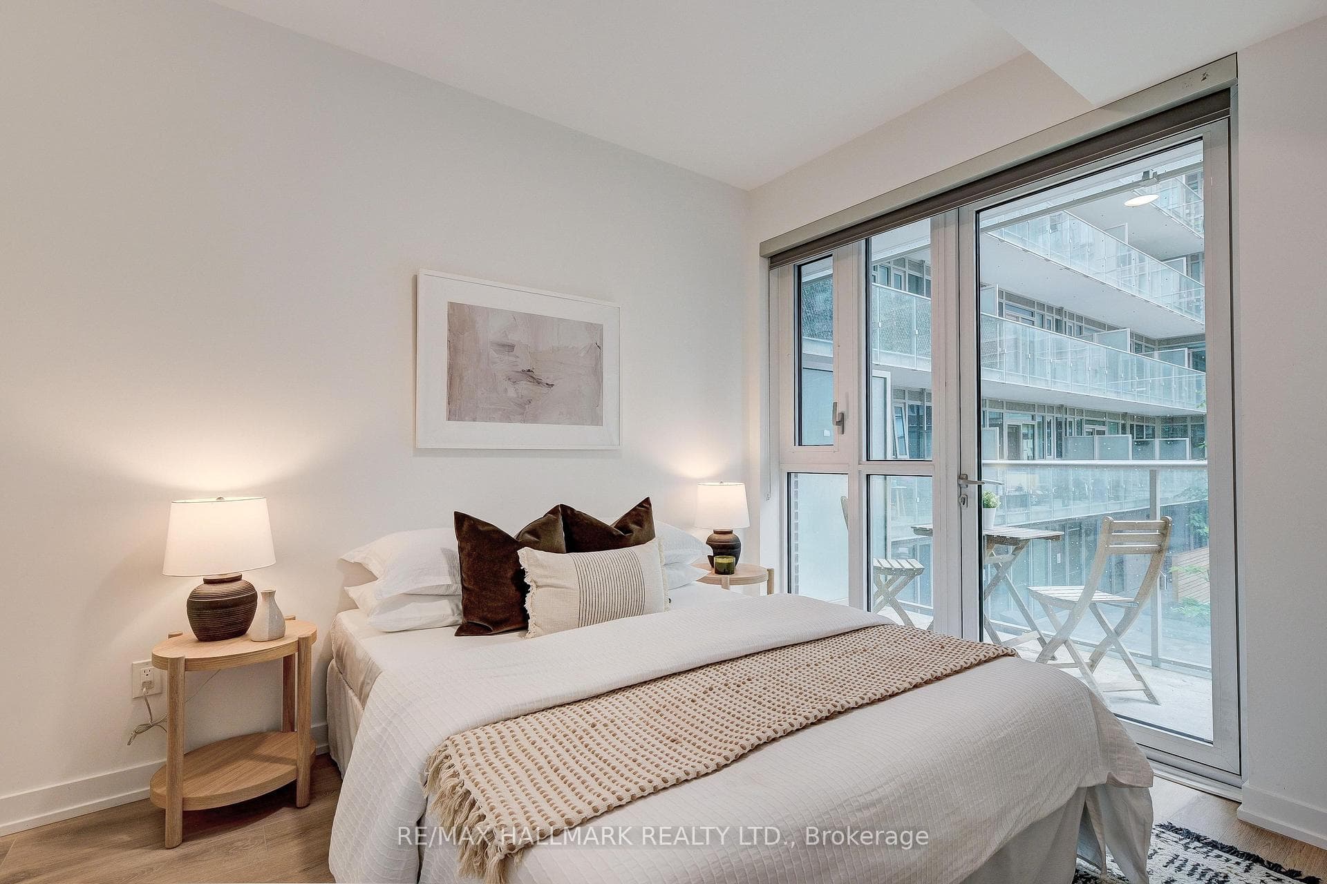 150 Logan Avenue Unit 221 photo 14