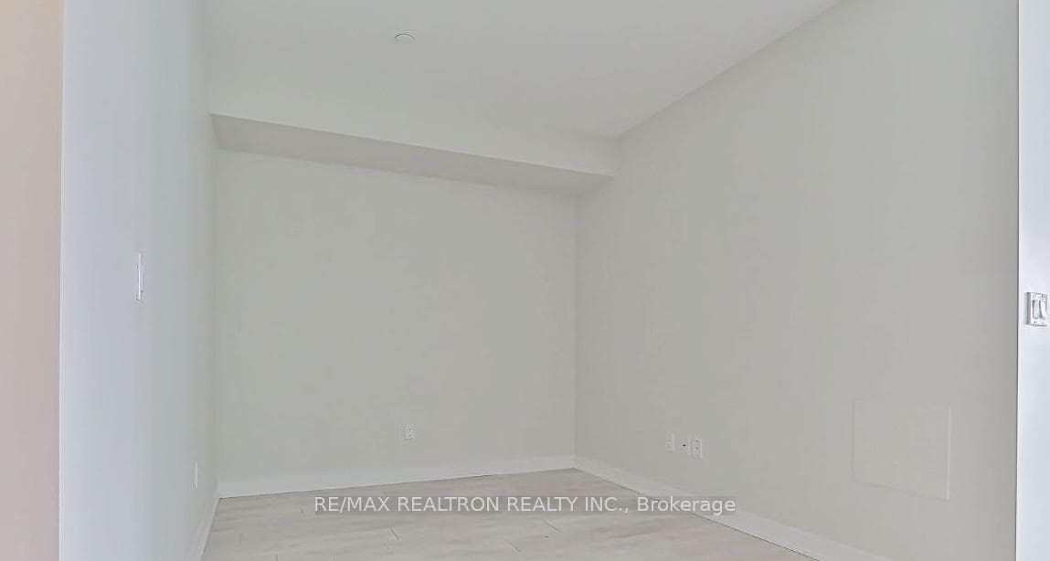 31 Tippett Road Unit 636 photo 13