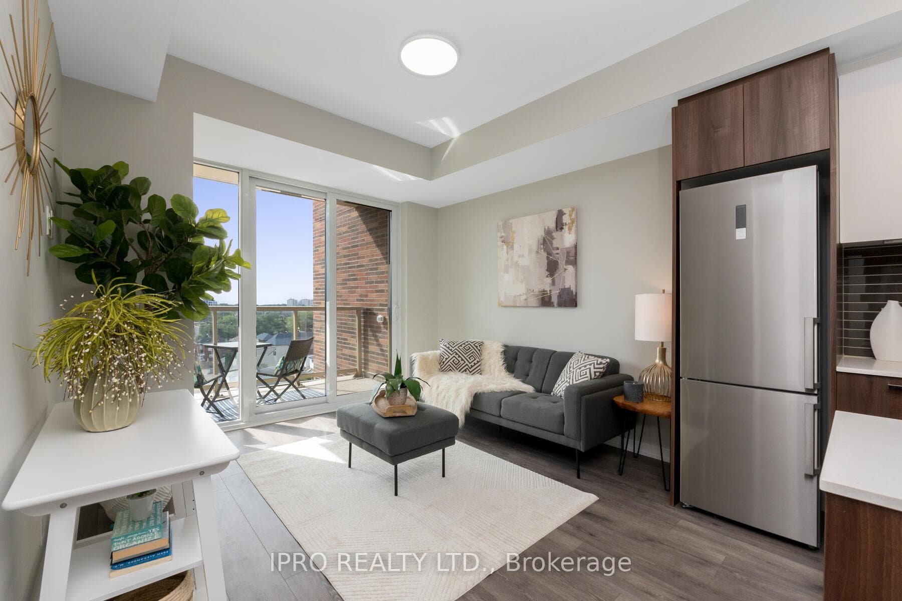 1787 St Clair Avenue Unit 822 photo 10