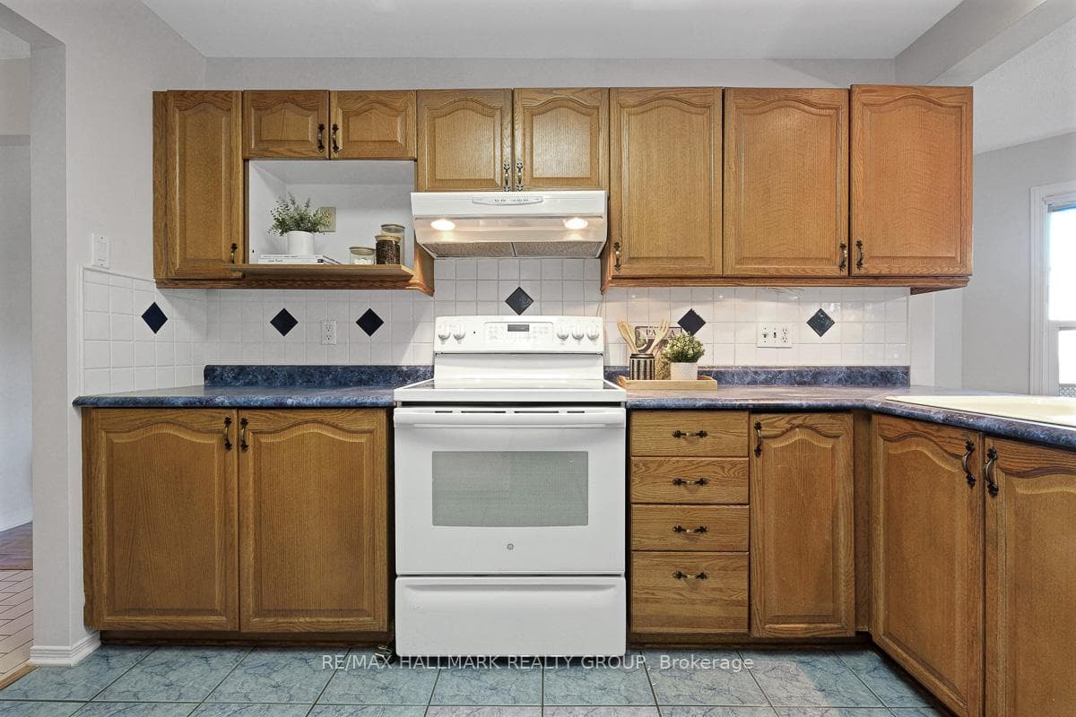 126 Dossetter Way photo 15