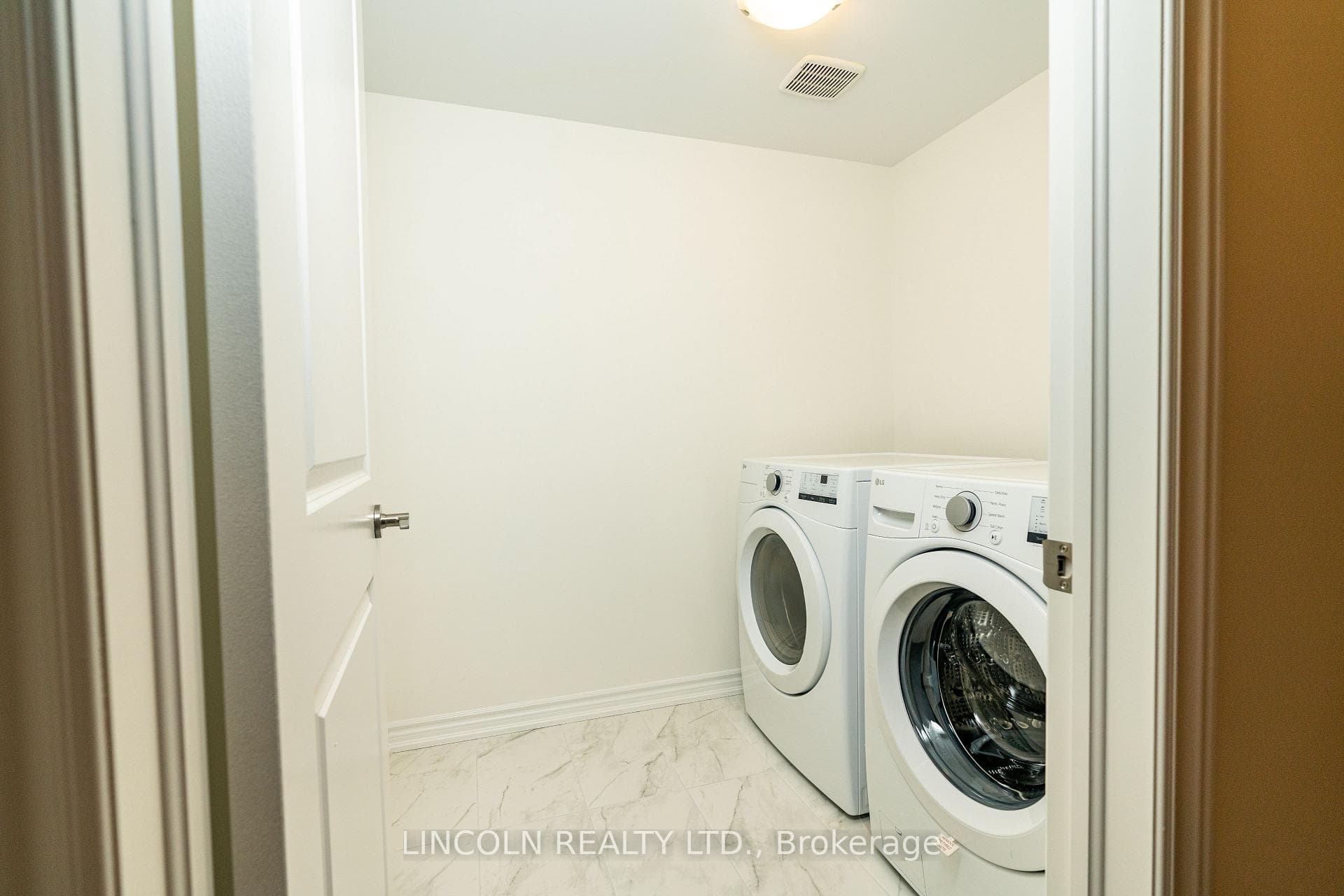 84 Paisley Drive photo 14
