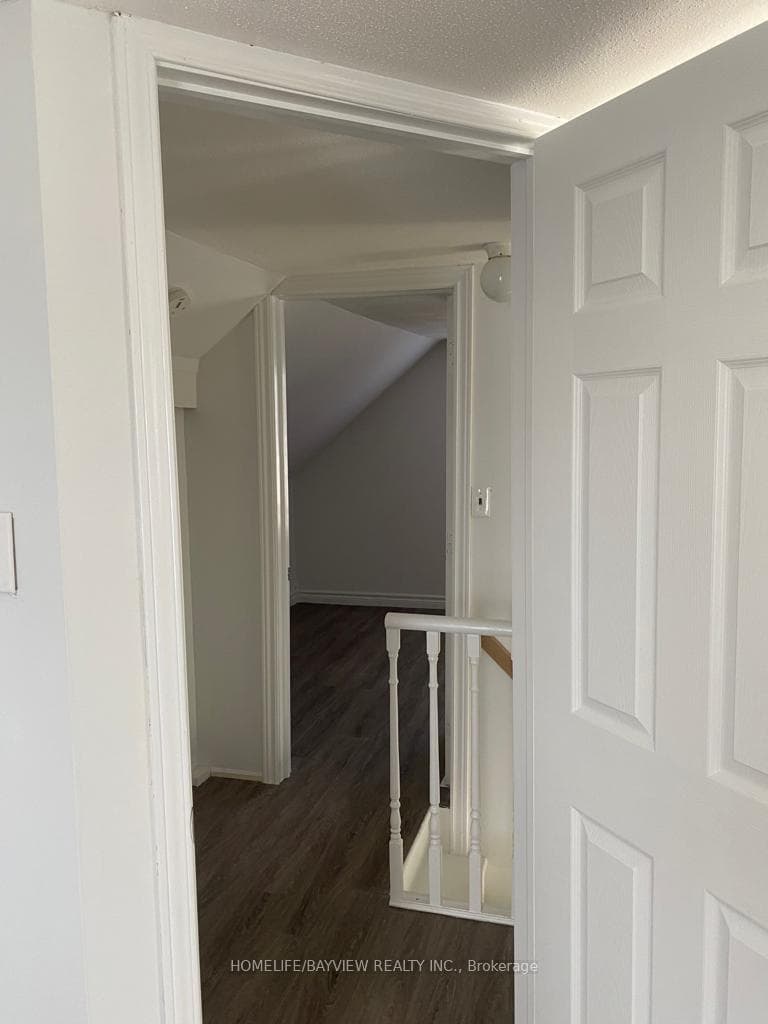 389 Douglas Avenue photo 19
