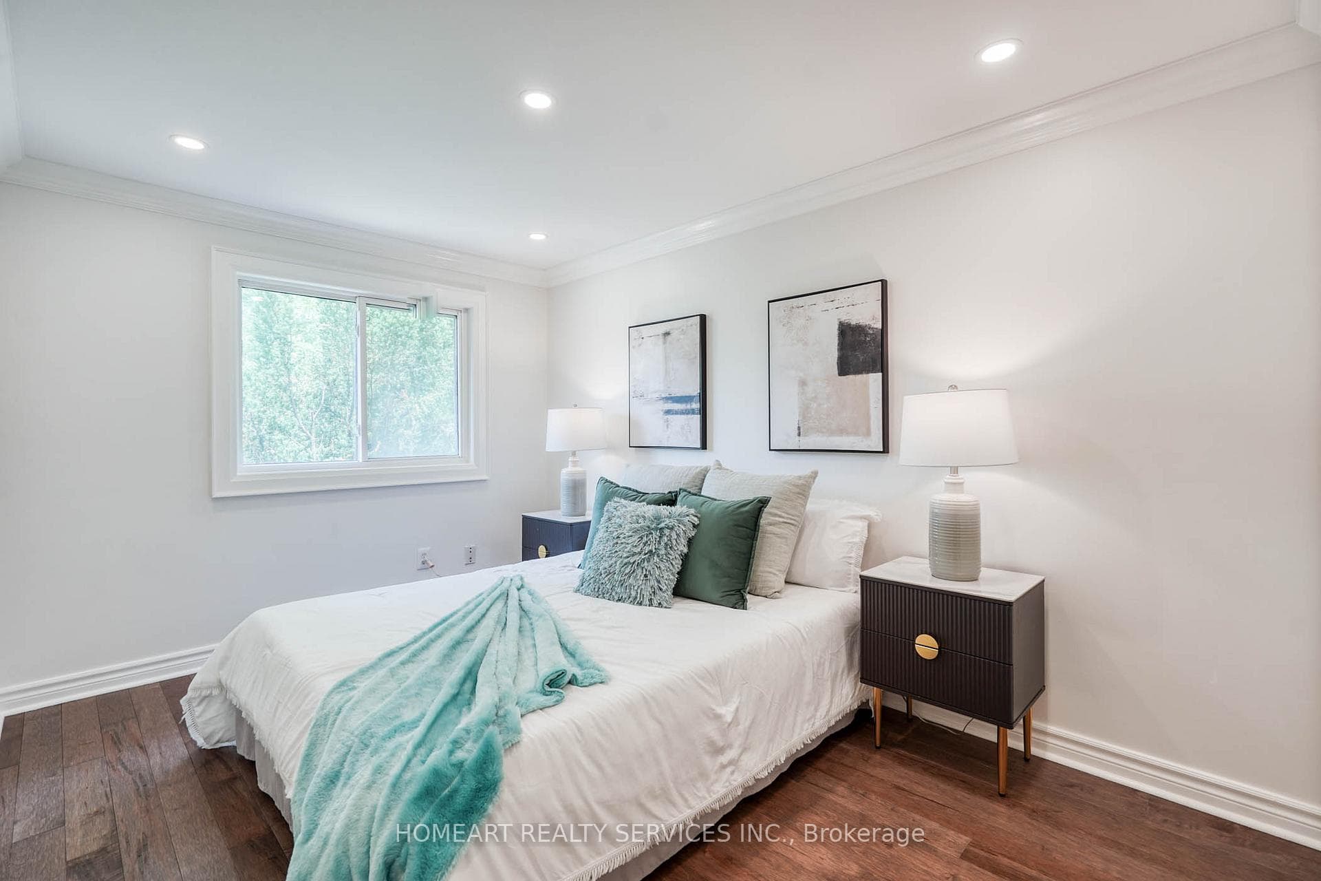 2 Camelot Way photo 24