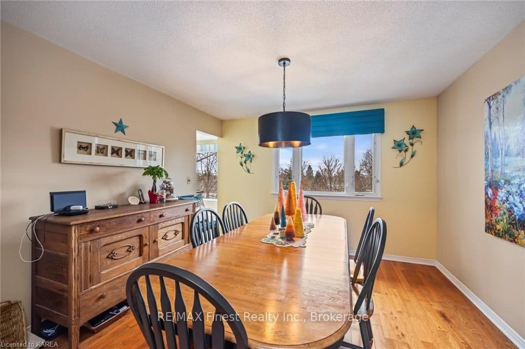 1146 LANCASTER Drive photo 11