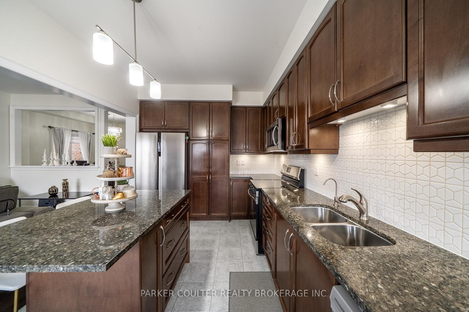 318 Miller Park Avenue photo 16