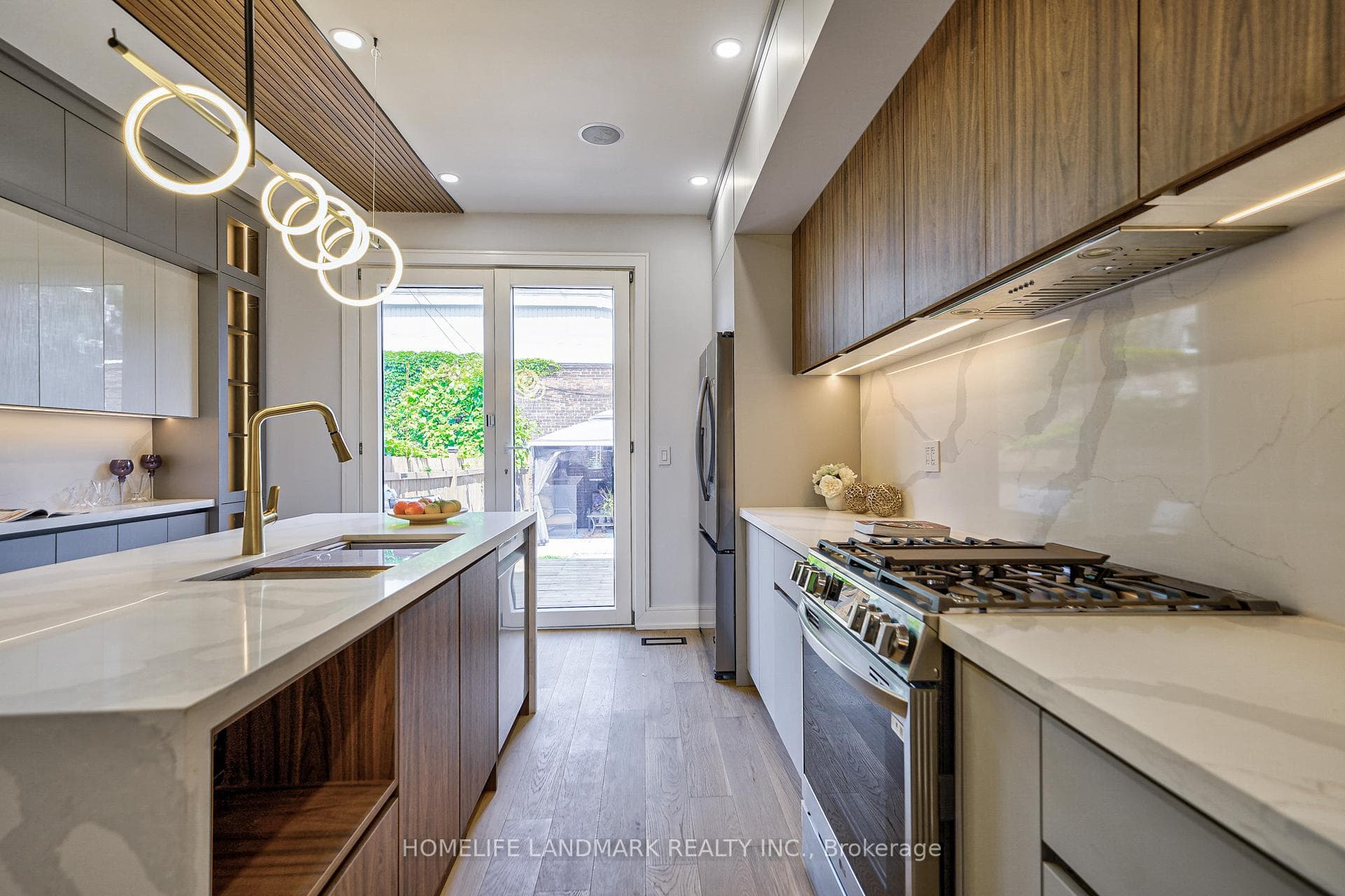 877 Logan Avenue photo 18