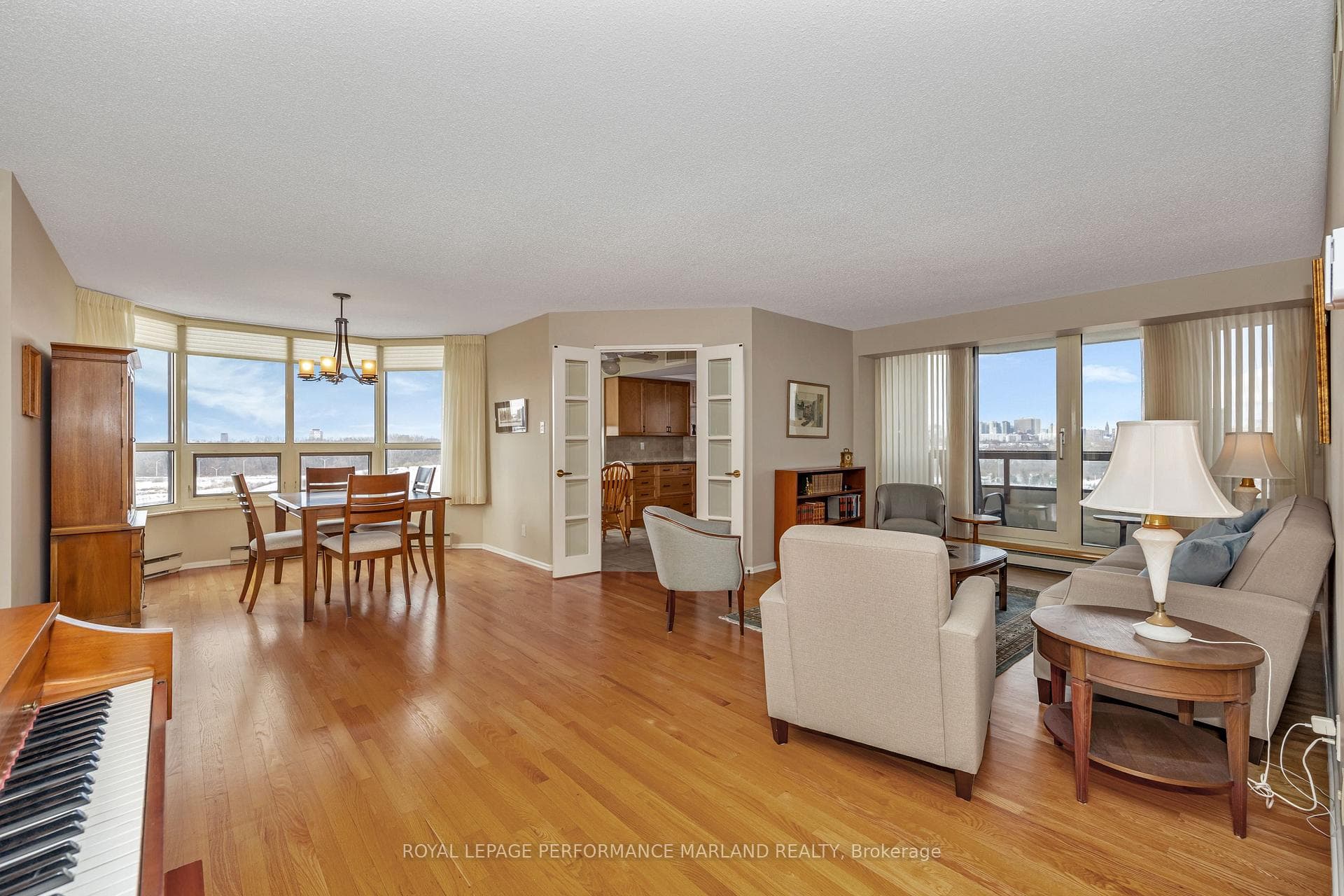 1510 Riverside Drive Unit 907 photo 8