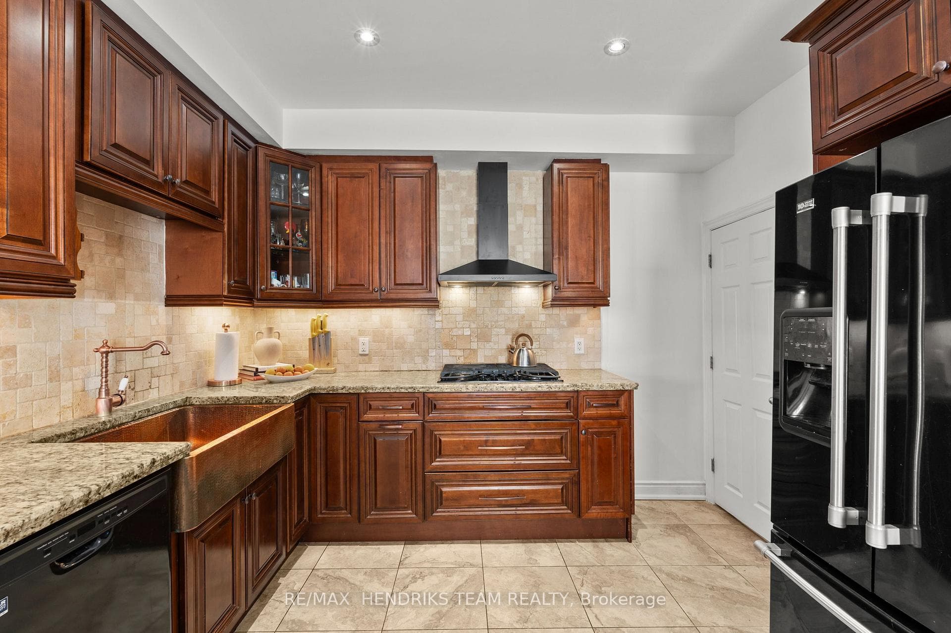 192 Wood Street photo 18