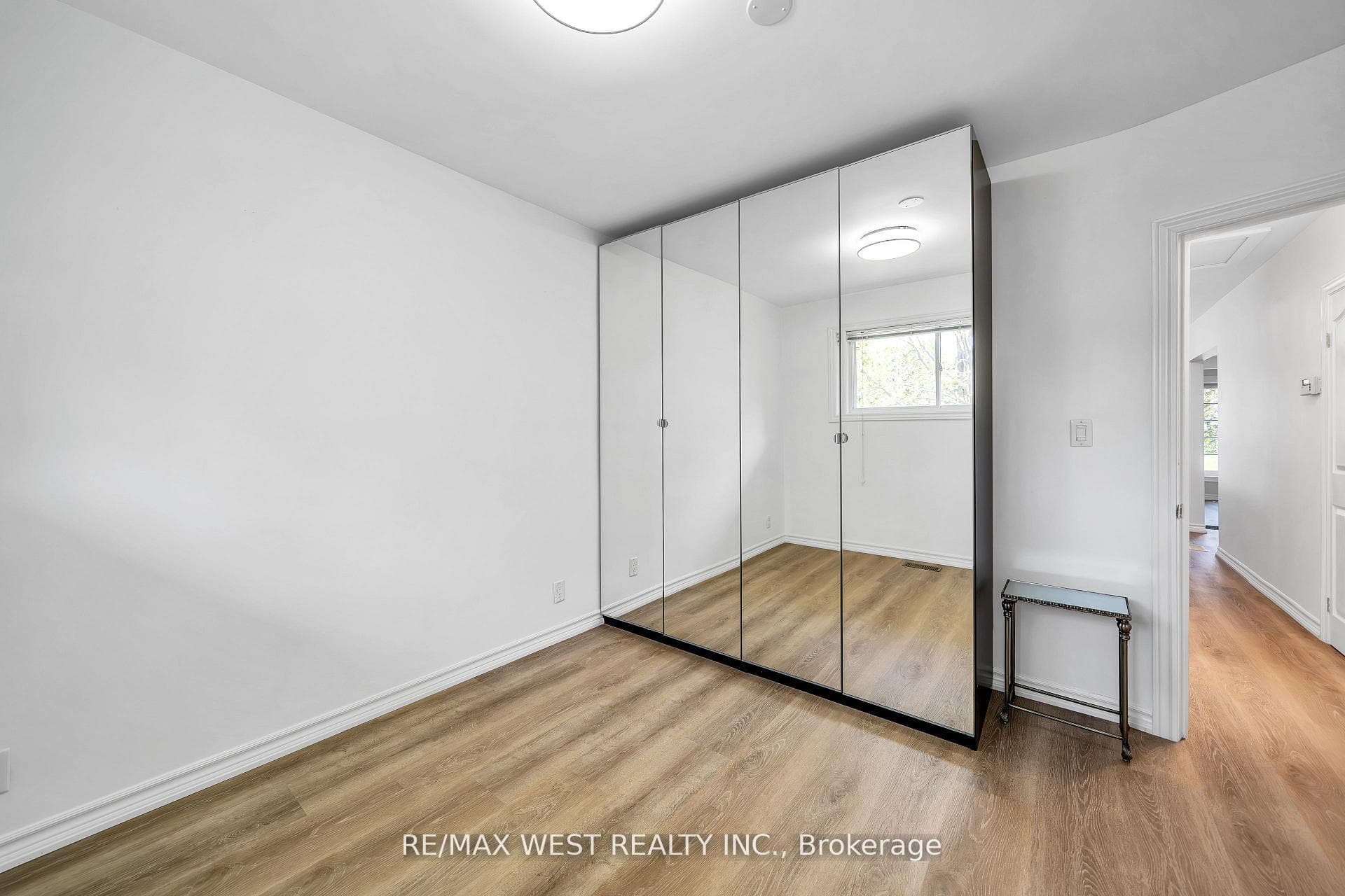 12 Athabasca Street photo 15