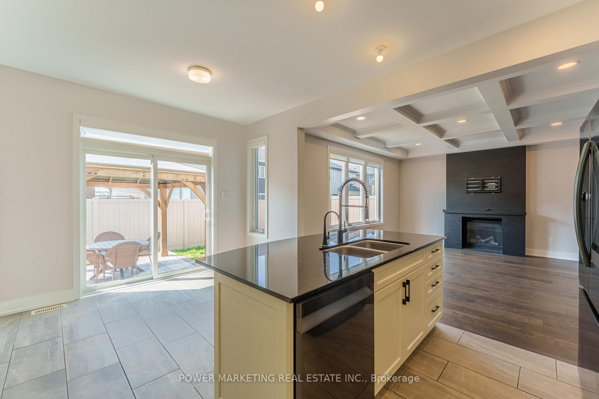 635 Perseus Avenue photo 16