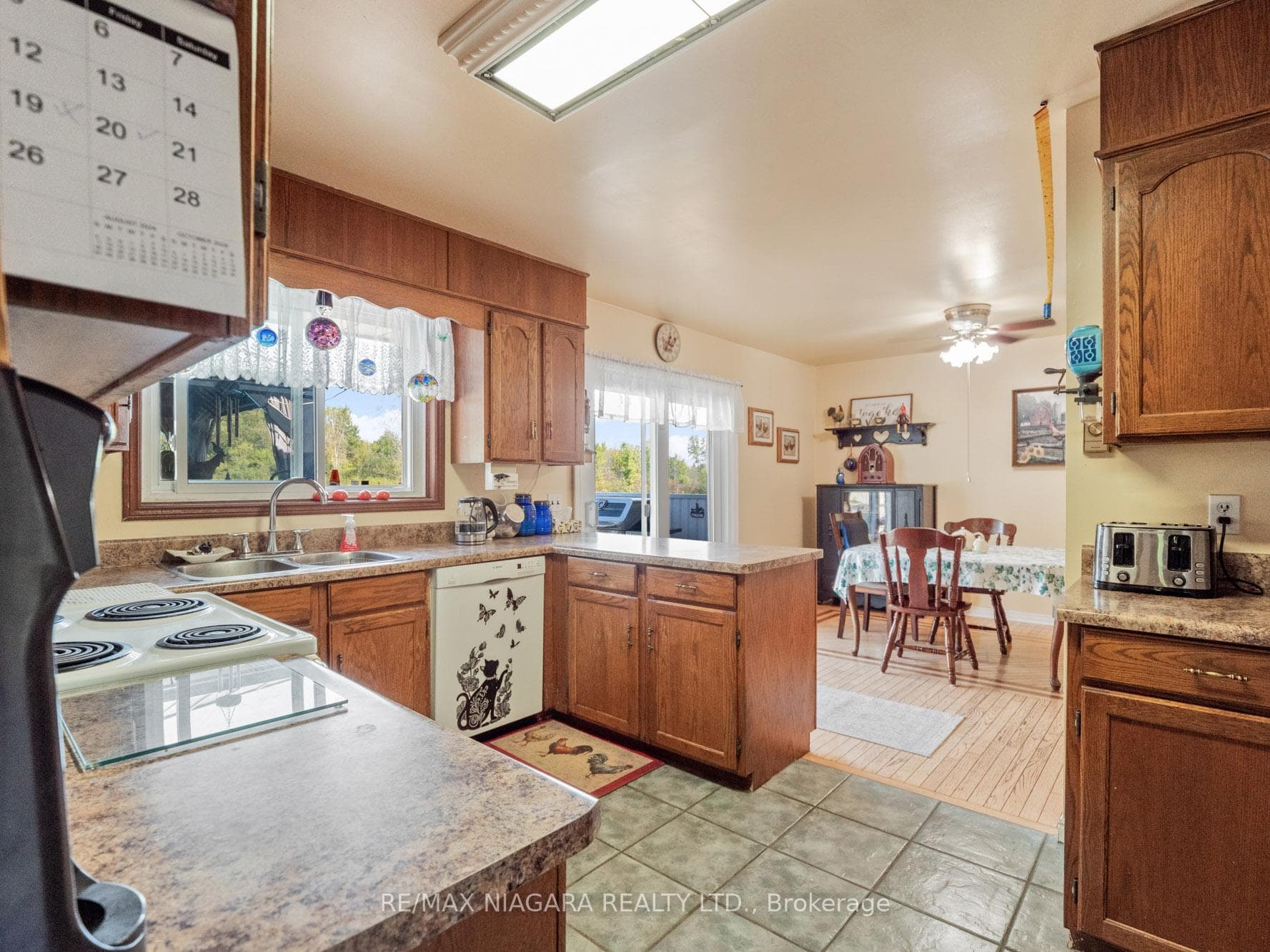 2666 Dominion Road photo 13