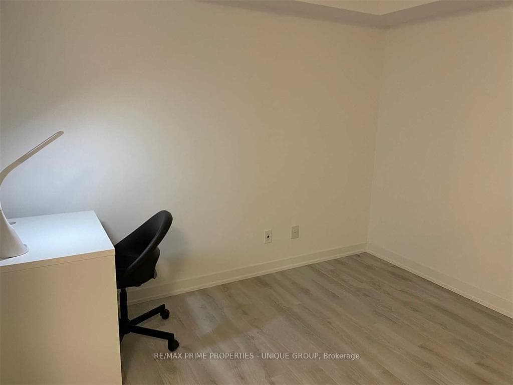 106 Varna Drive Unit Th 109 photo 19
