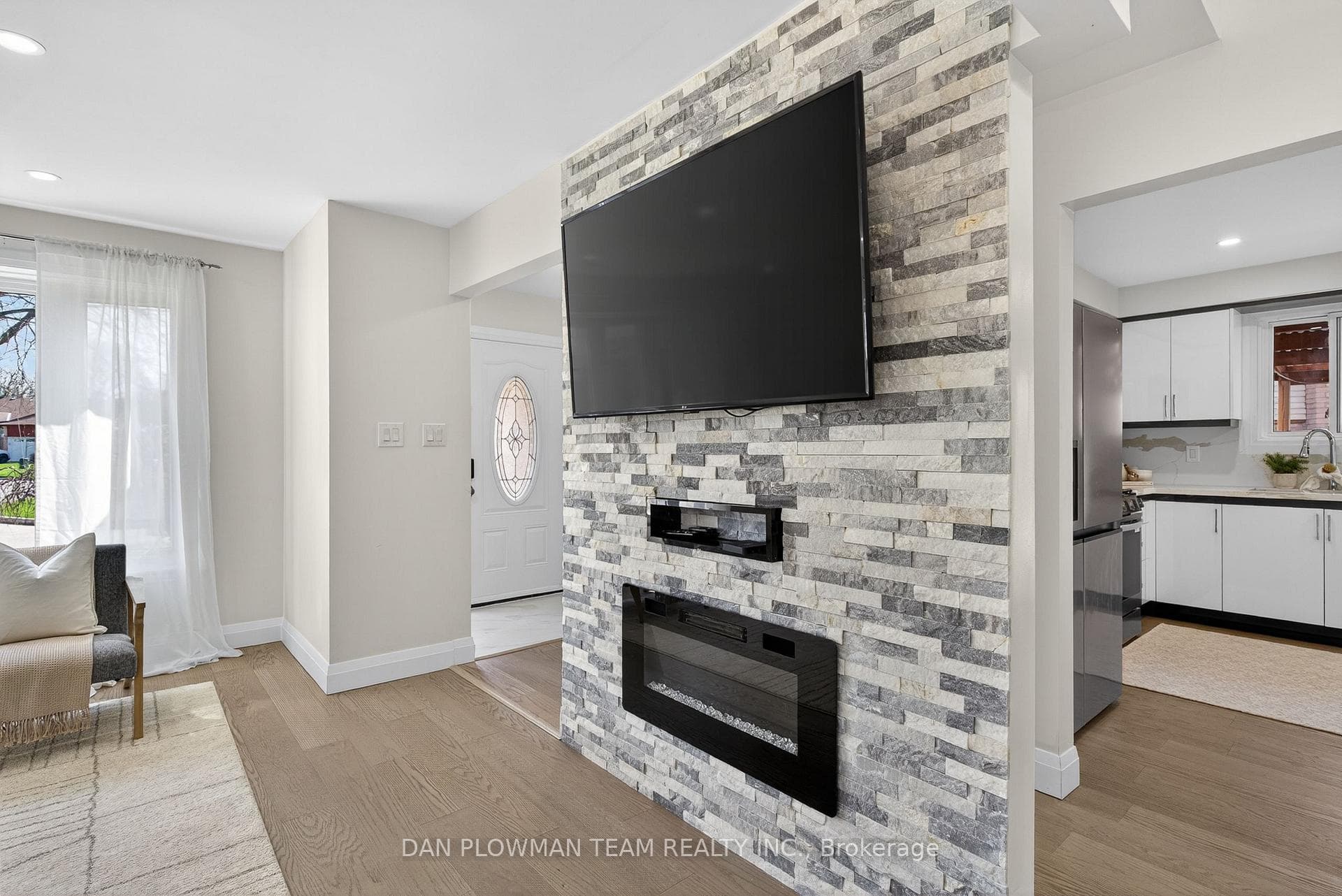 386 Grange Court photo 11