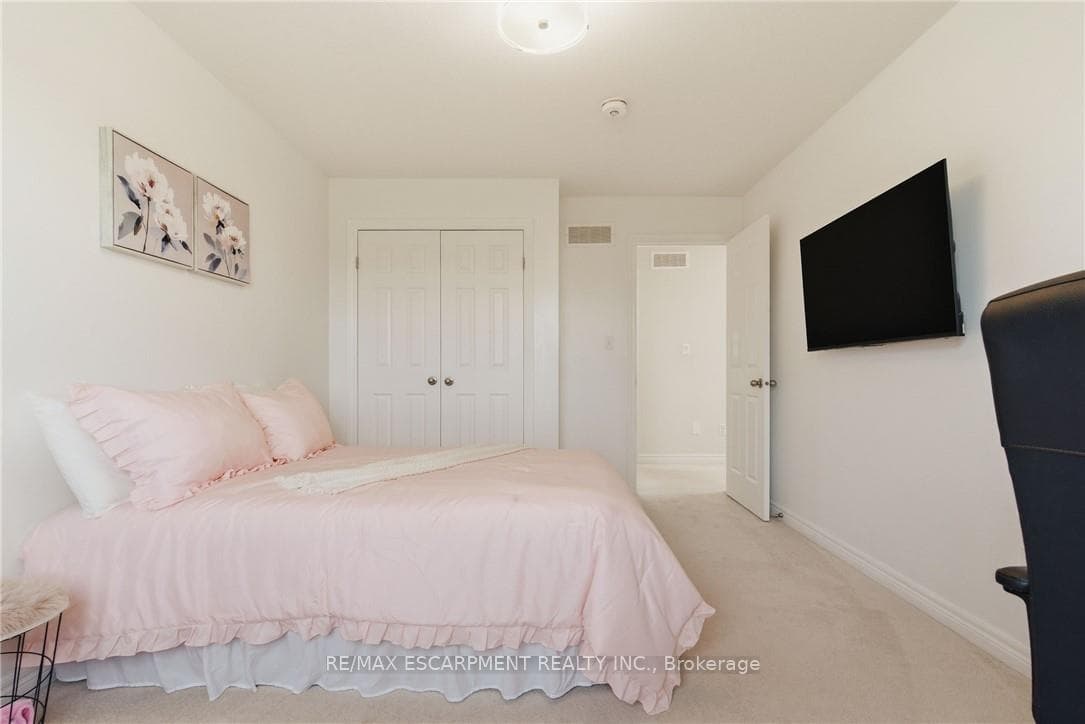 73 Medici Lane Unit 5 photo 31