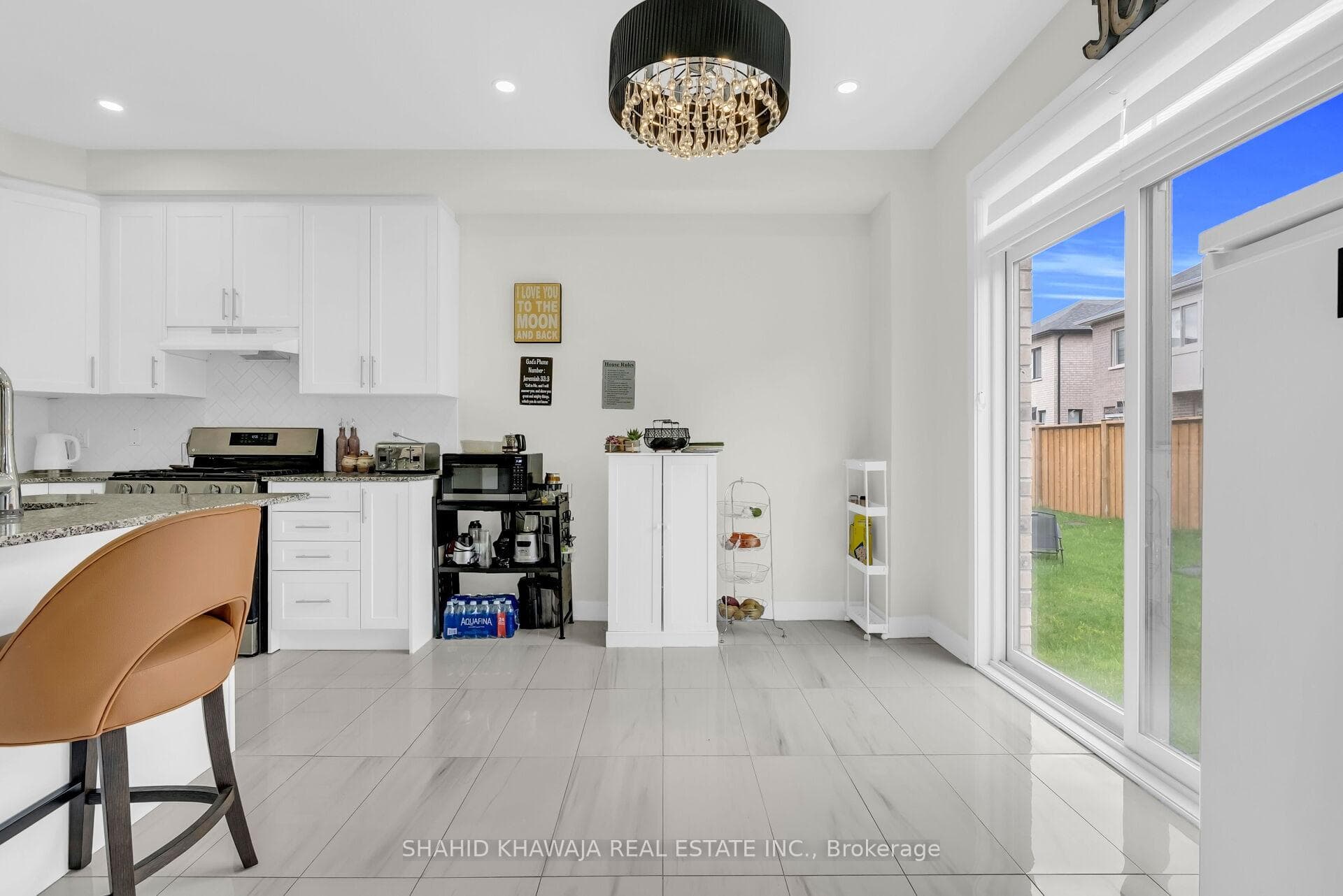 641 Leatherleaf Landing photo 18