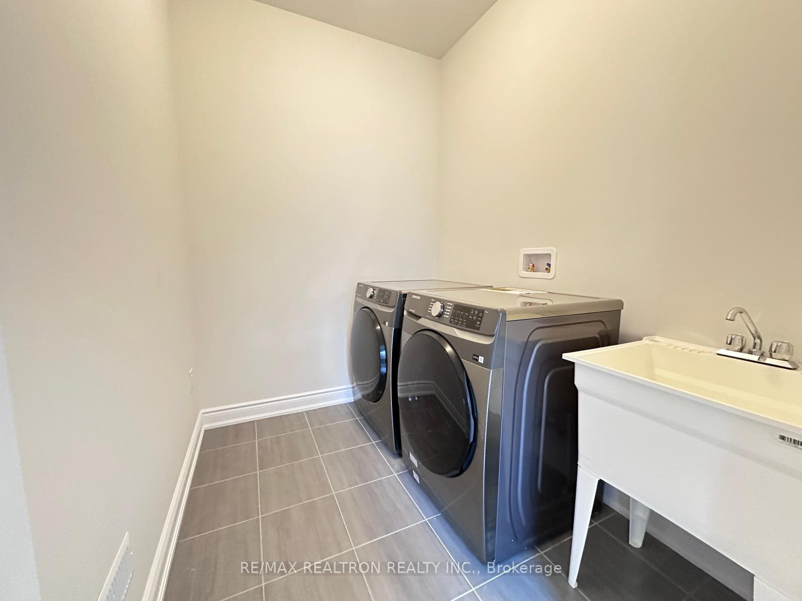 190 Tennant Circle photo 17