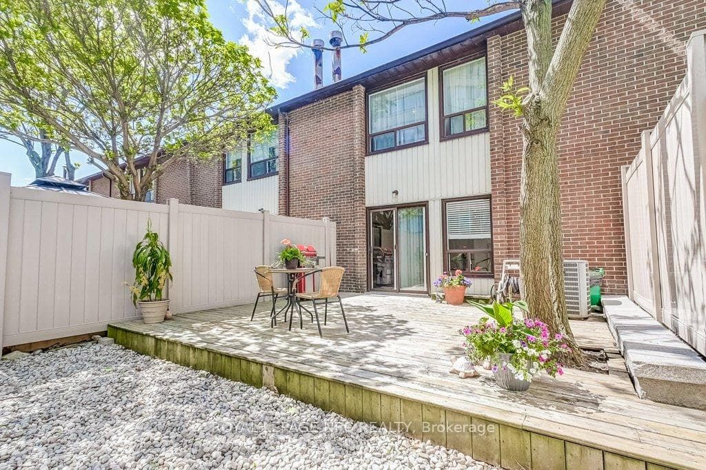 1021 Cedarglen Gate Unit 21 photo 36
