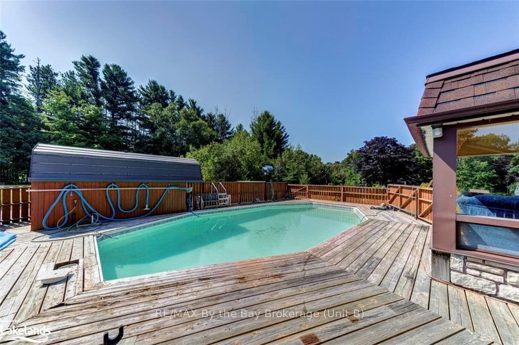 4315 CROSSLAND Road photo 14