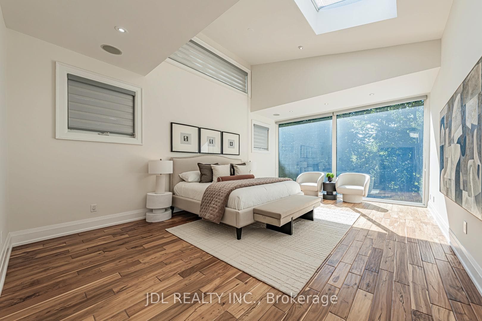 2431 Jarvis Street photo 25