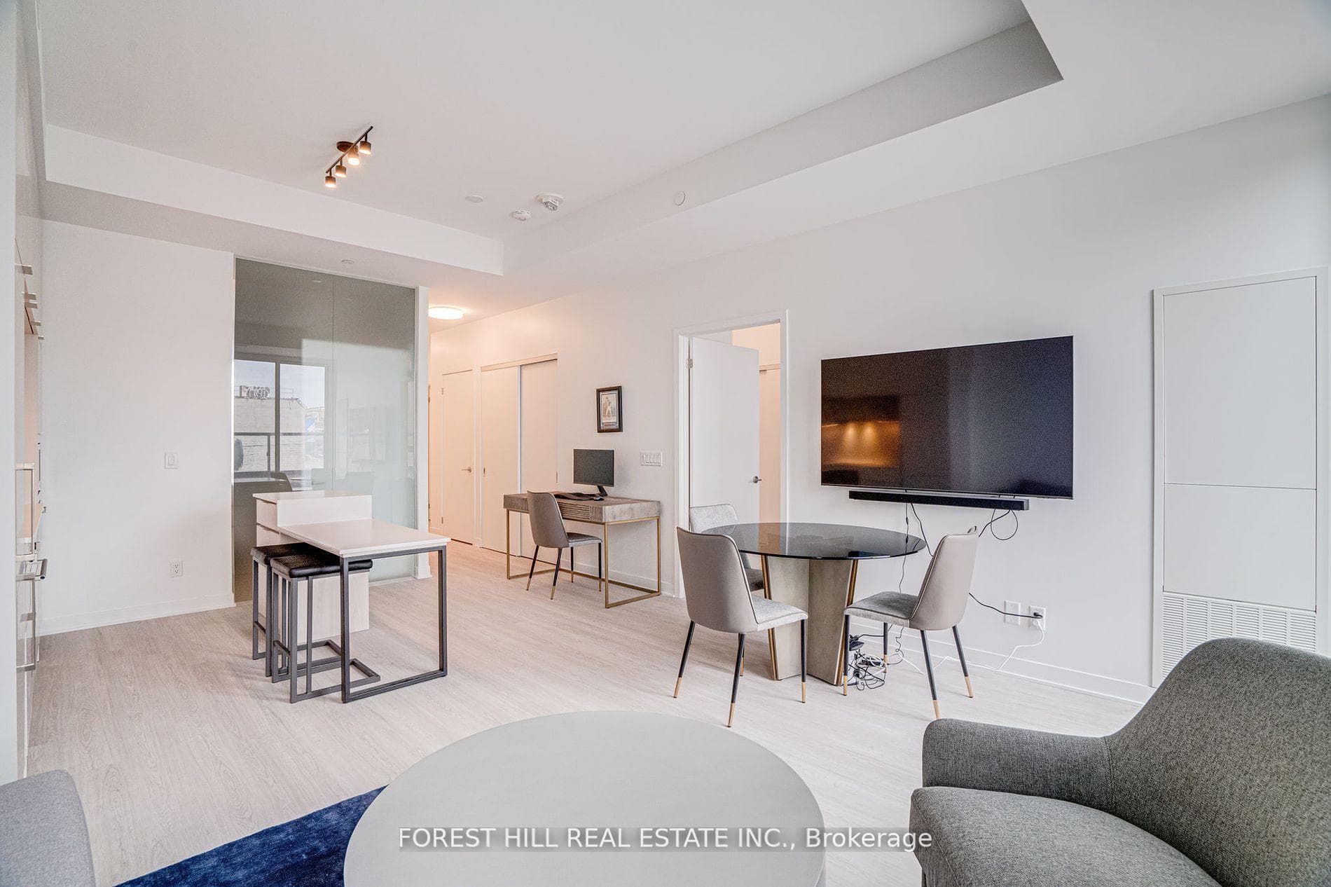 185 Alberta Avenue Unit 209 photo 10
