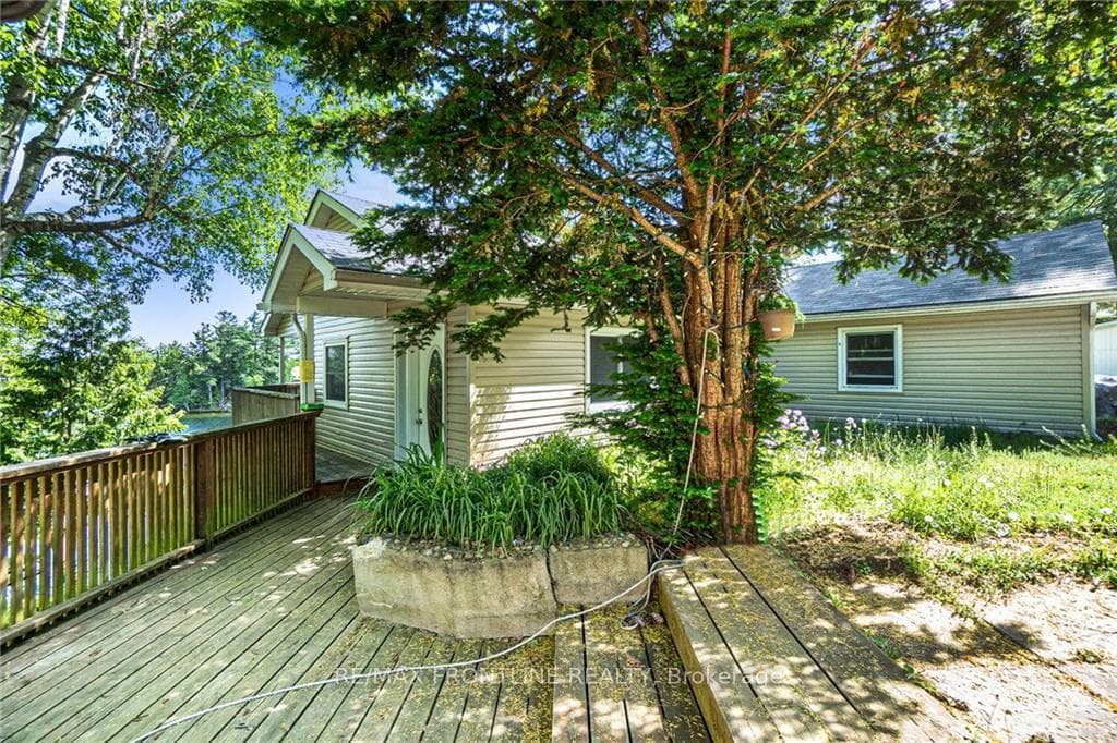 114 MACMILLAN Drive photo 5