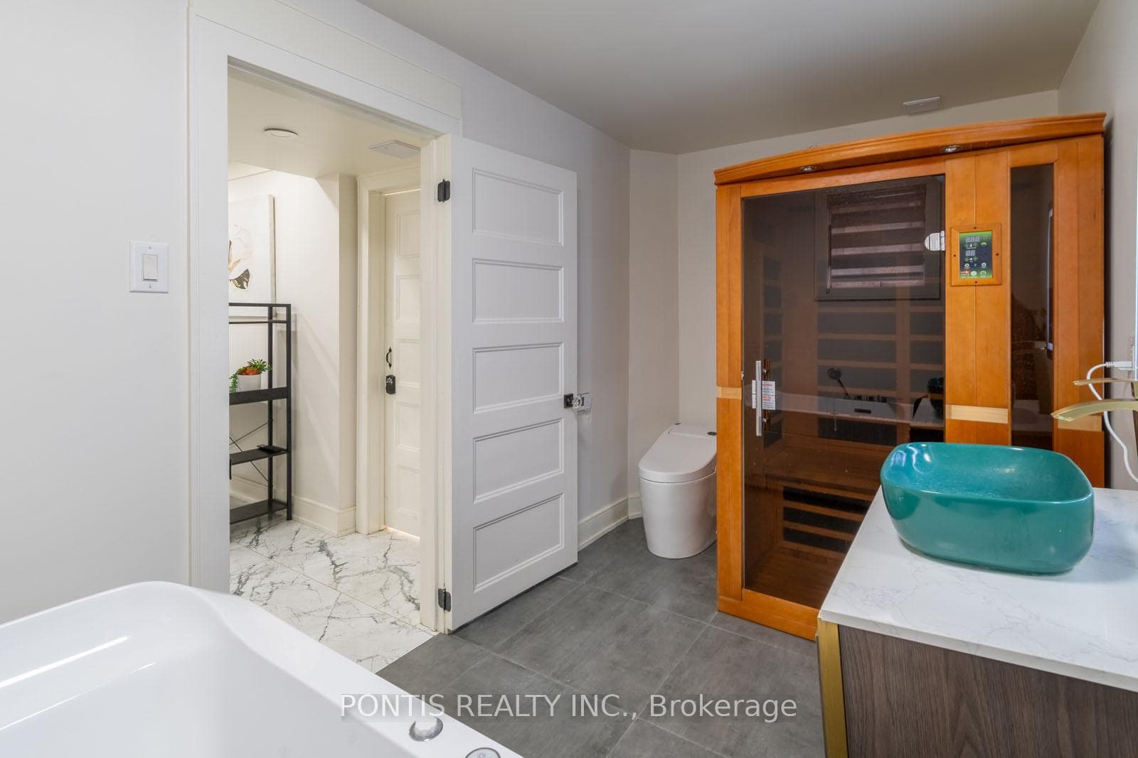 38 Kempenfelt Drive photo 32