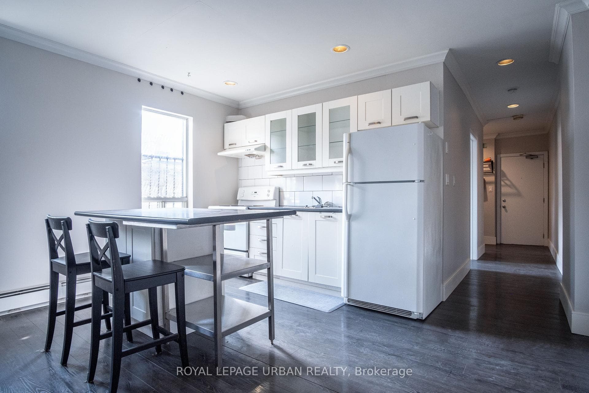 636 Danforth Avenue Unit 2 photo 9