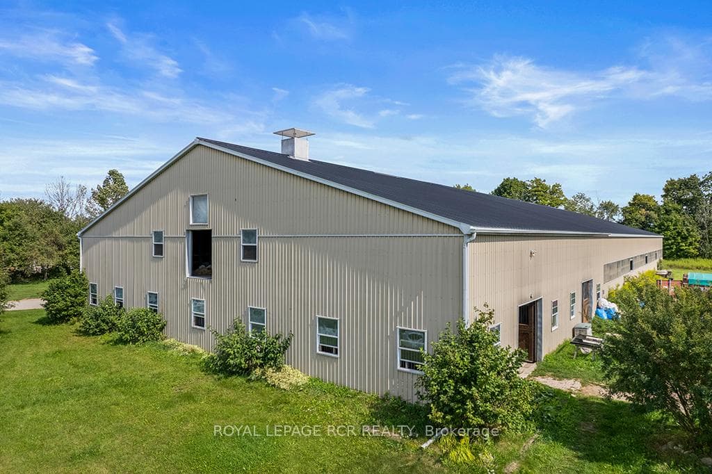 20 stall ventilated steel barn