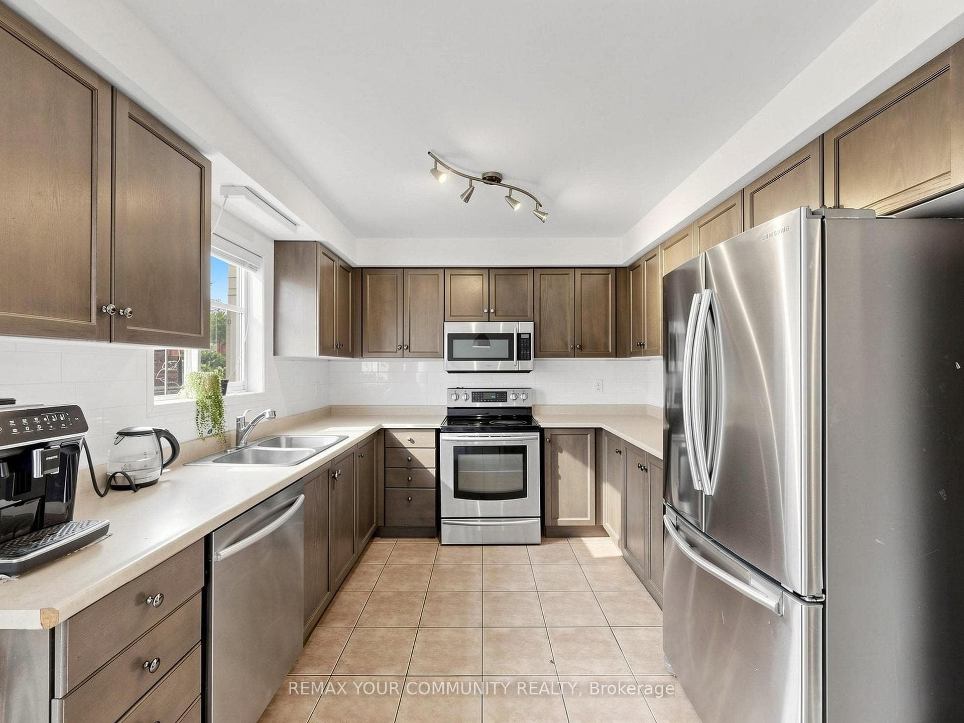20 Dawson Crescent photo 9