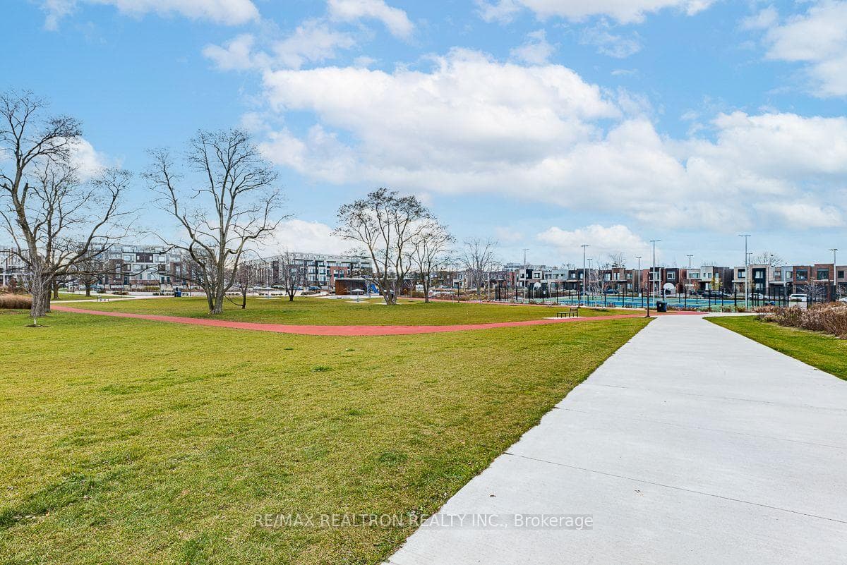213 Downsview Park Boulevard photo 23