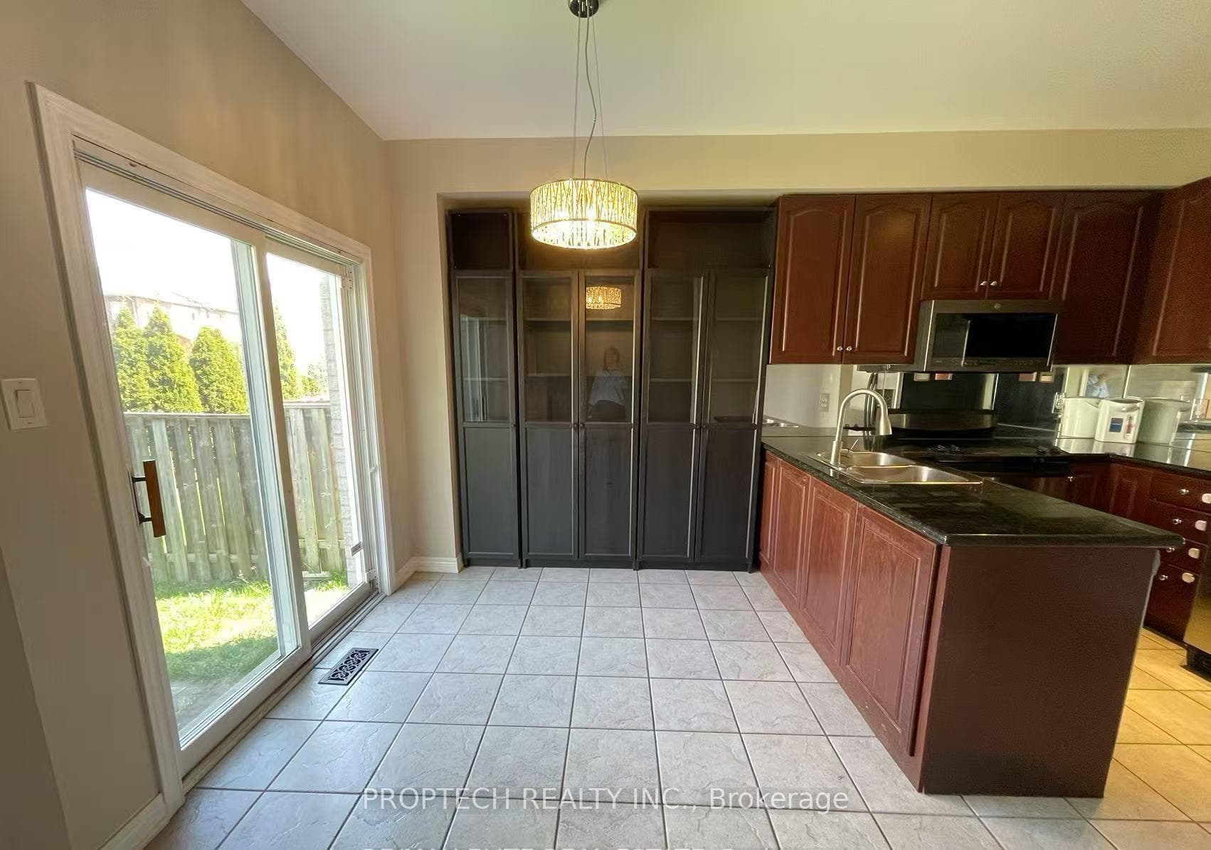 220 Farmstead Road photo 6