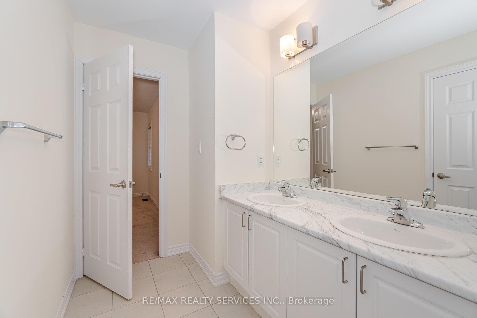 37 Royal Fern Crescent photo 28