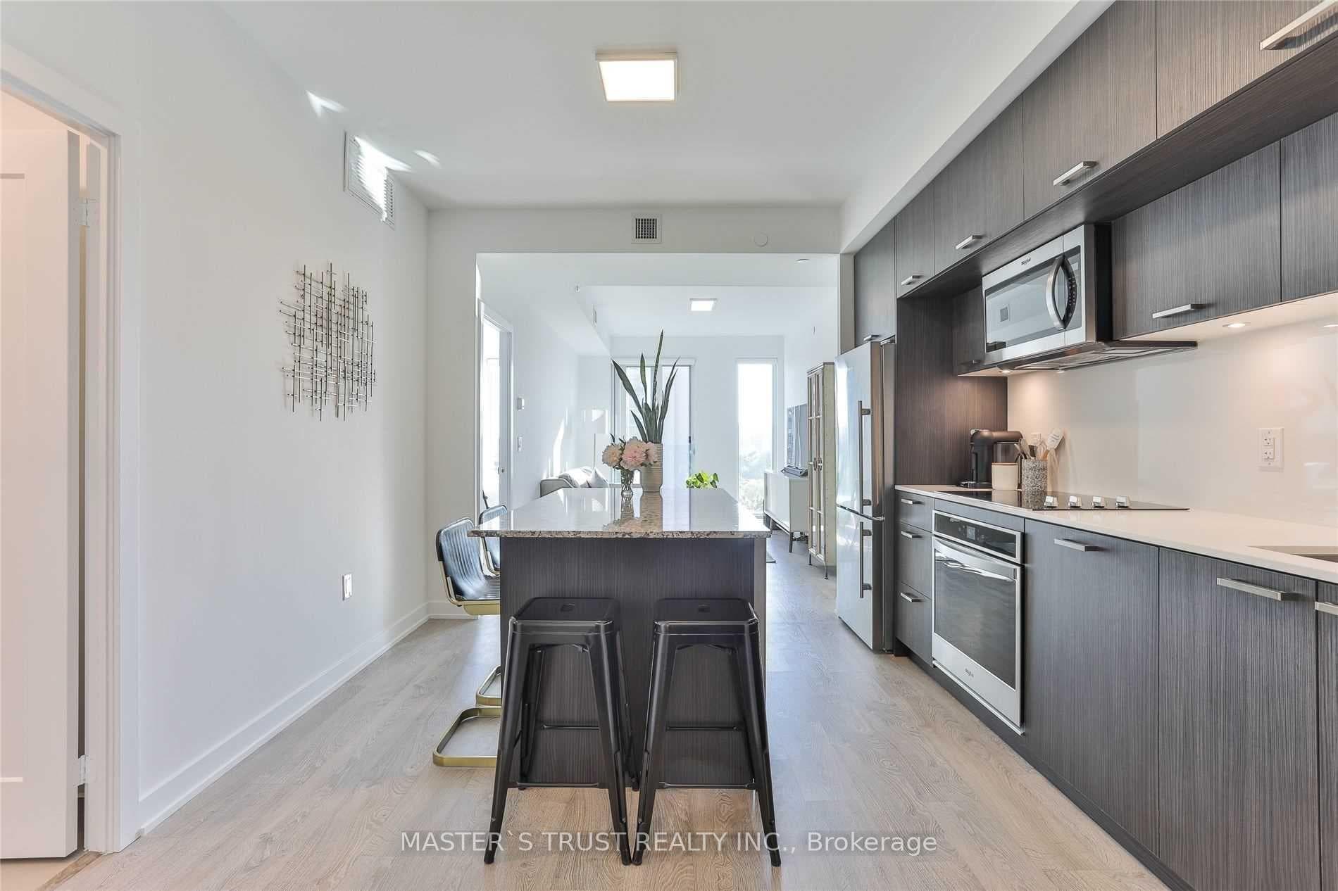 50 Mccaul Street Unit 1002 photo 3