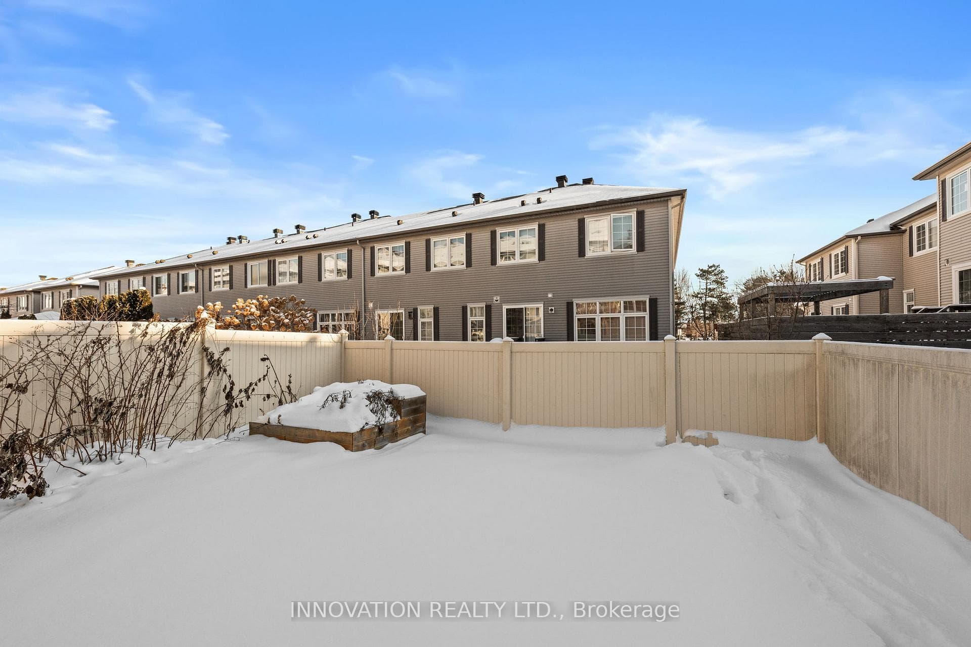 565 Dalewood Crescent photo 35