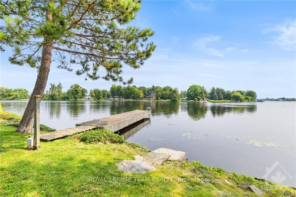 7009 RIDEAU VALLEY Drive photo 28