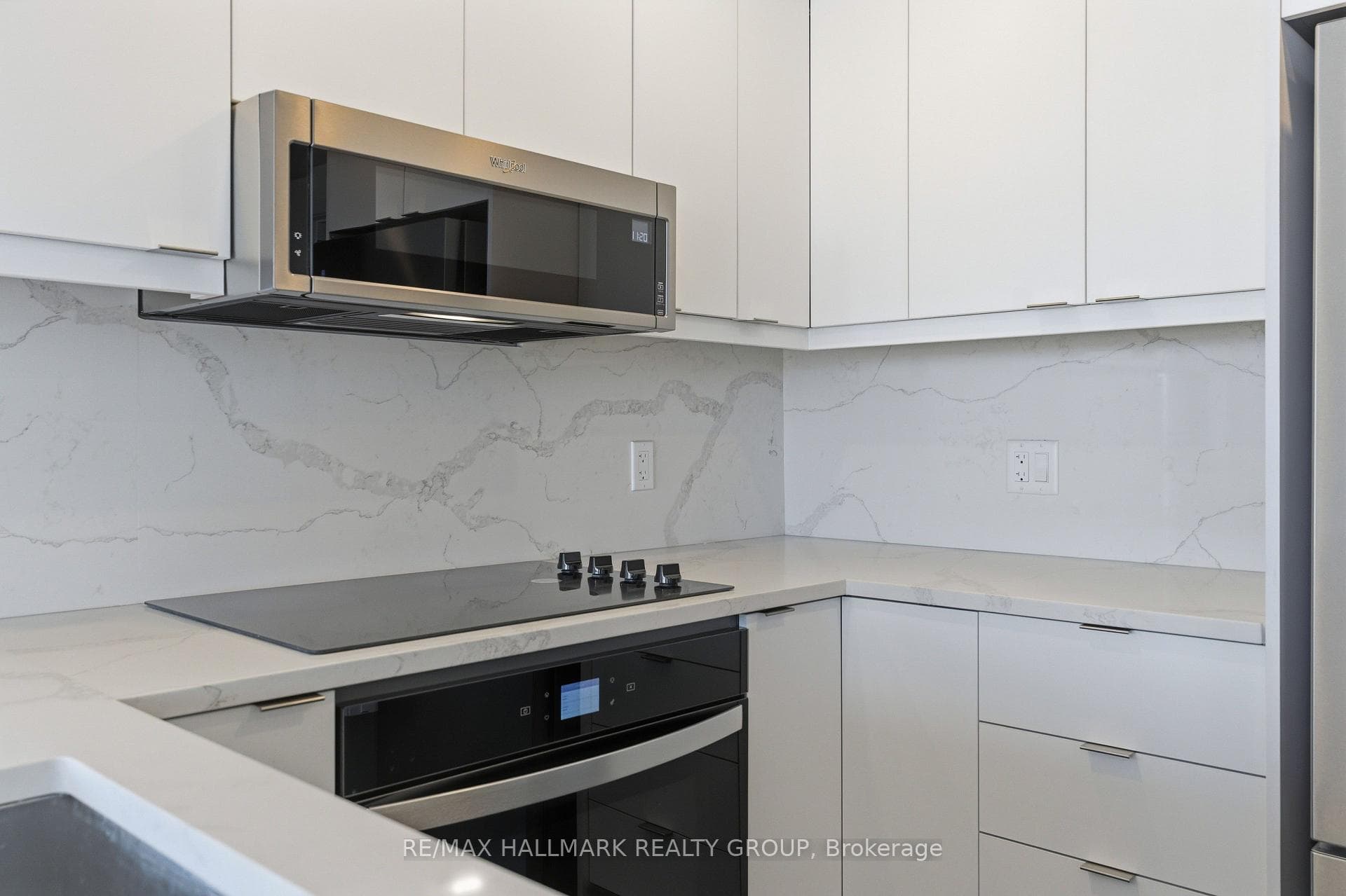 180 George Street Unit 2406 photo 20