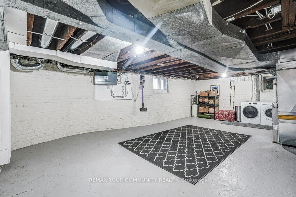 11 1/2 Sparkhall Avenue photo 22