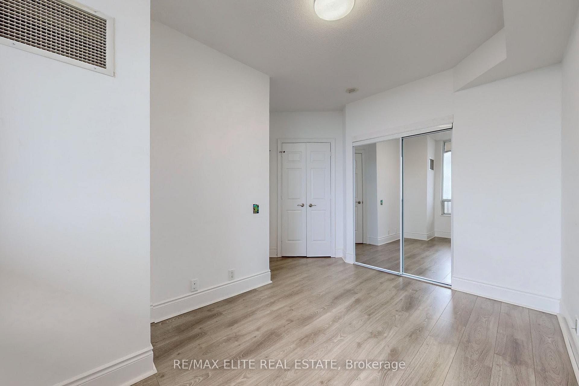 80 Harrison Garden Boulevard Unit 2719 photo 22